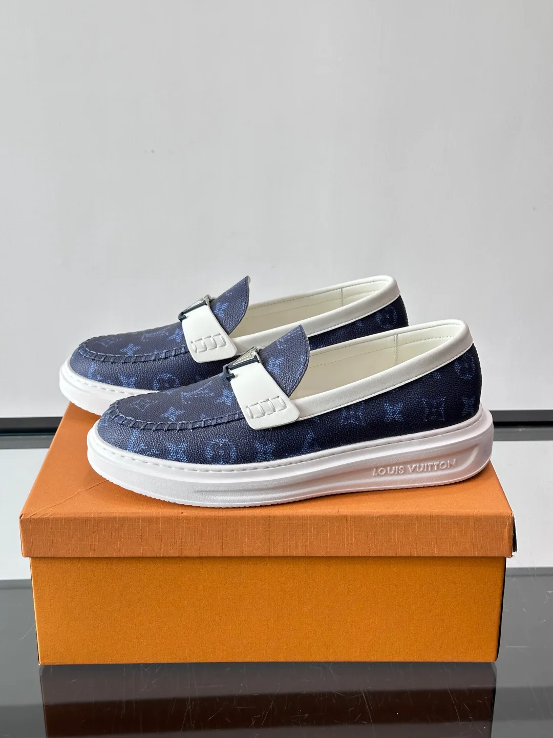 Слипоны Мужские Louis Vuitton 13562635
