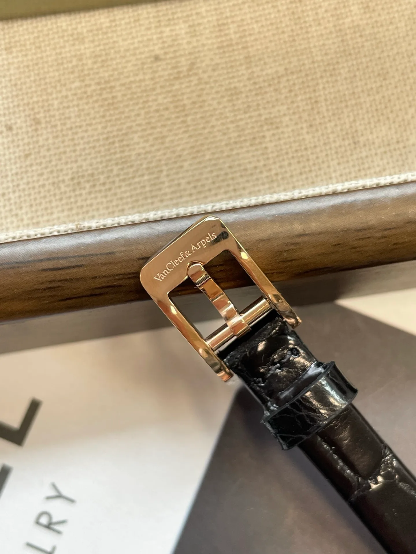 Часы Женские Van Cleef & Arpels 17336731