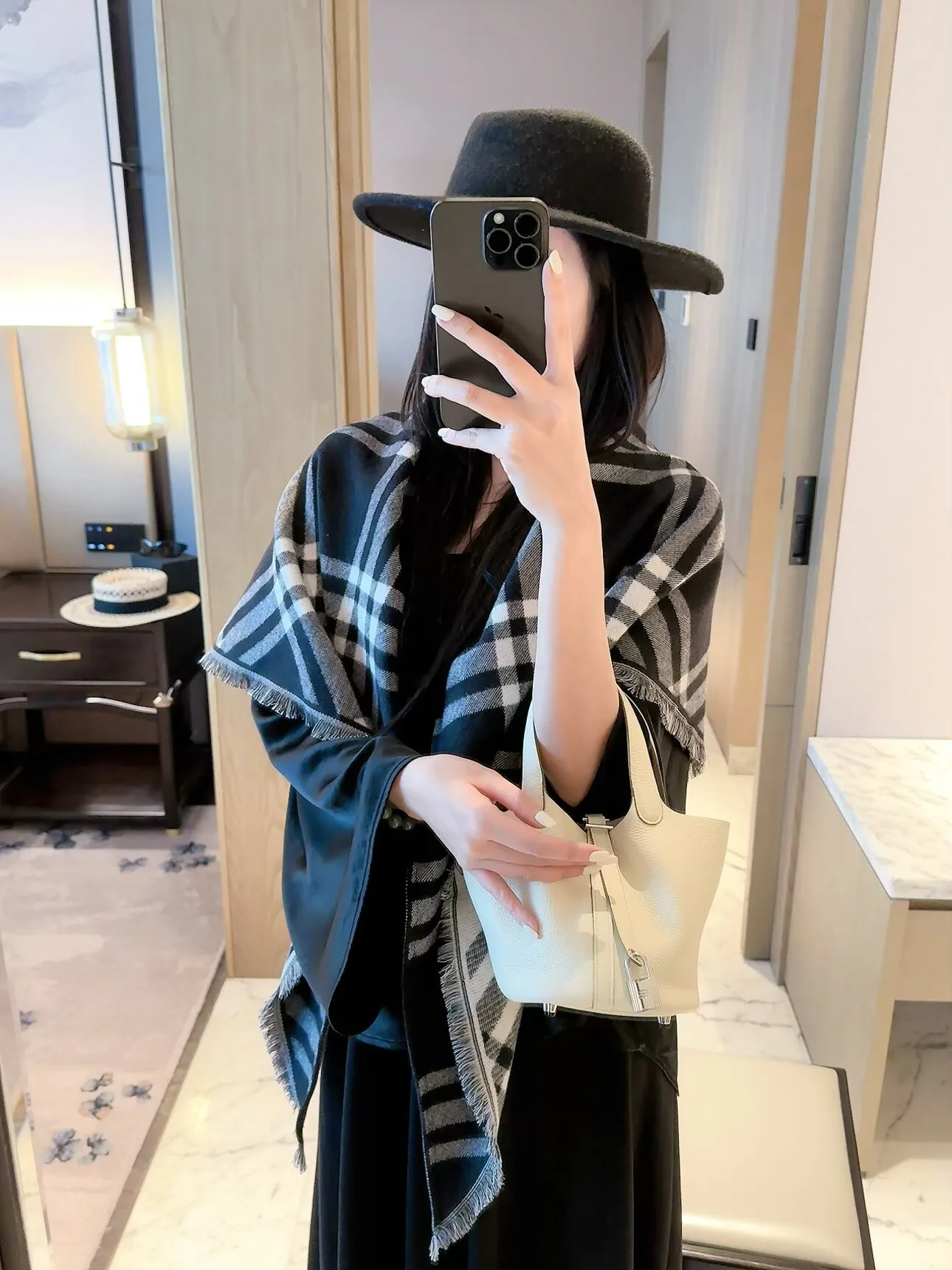 Шарфы Burberry 18445201
