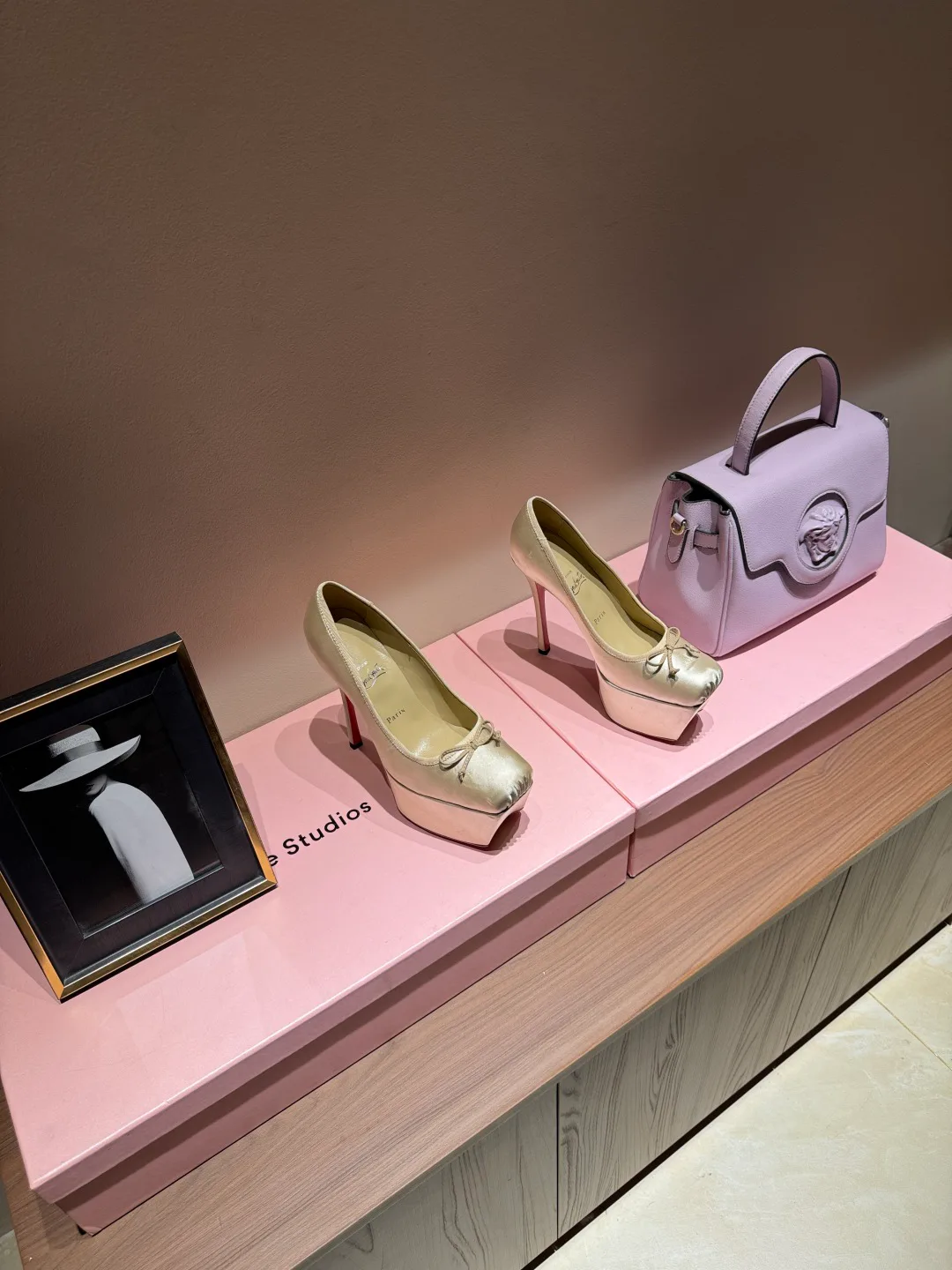 Туфли Женские Christian Louboutin 176150