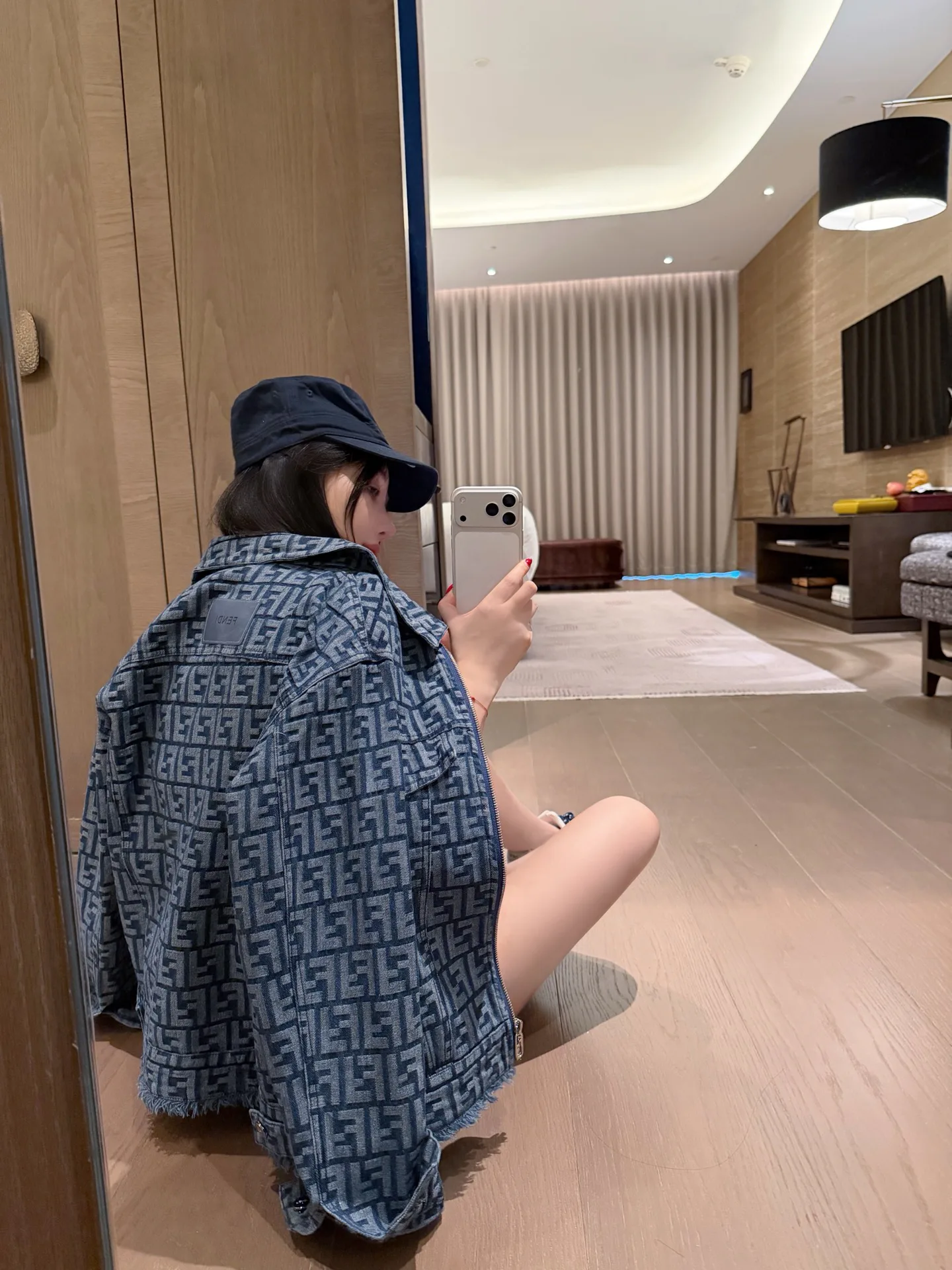 Куртки И Пуховики Женские Fendi 10529046