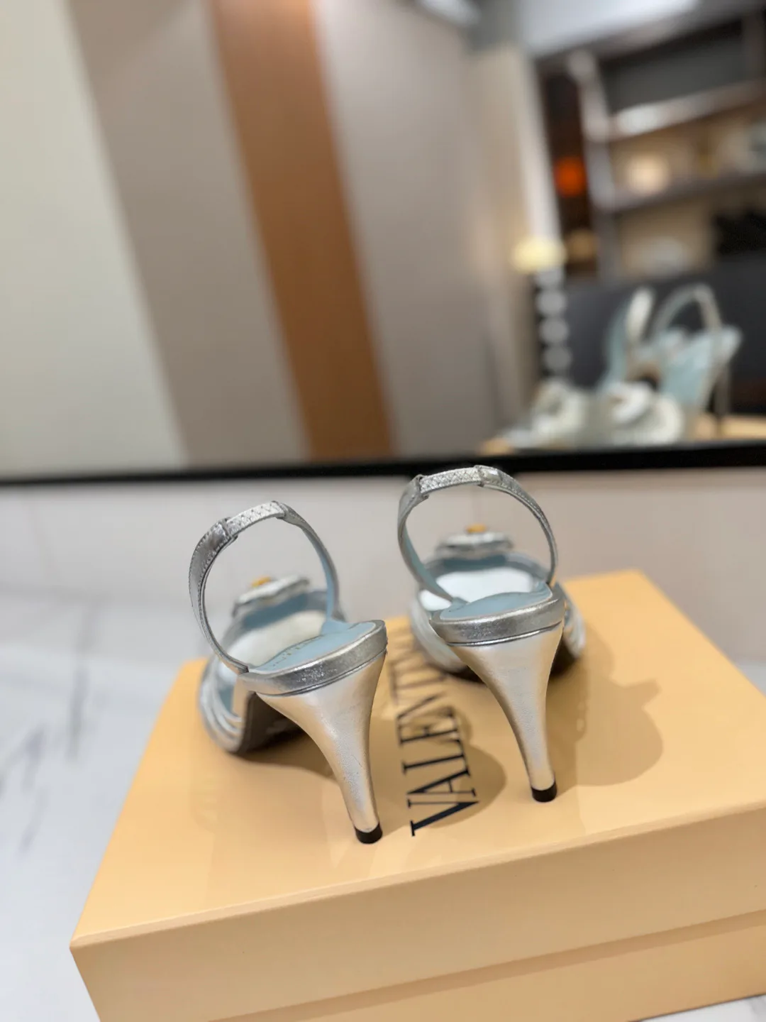 Босоножки Женские Valentino 10026780