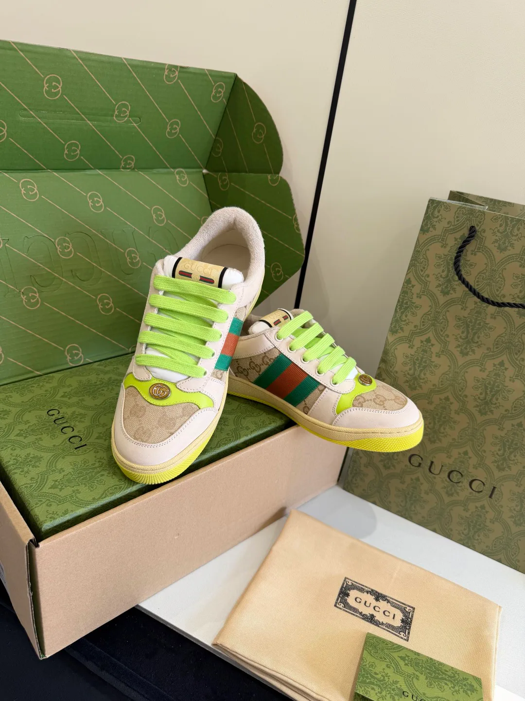 Кроссовки Женские Gucci 839621