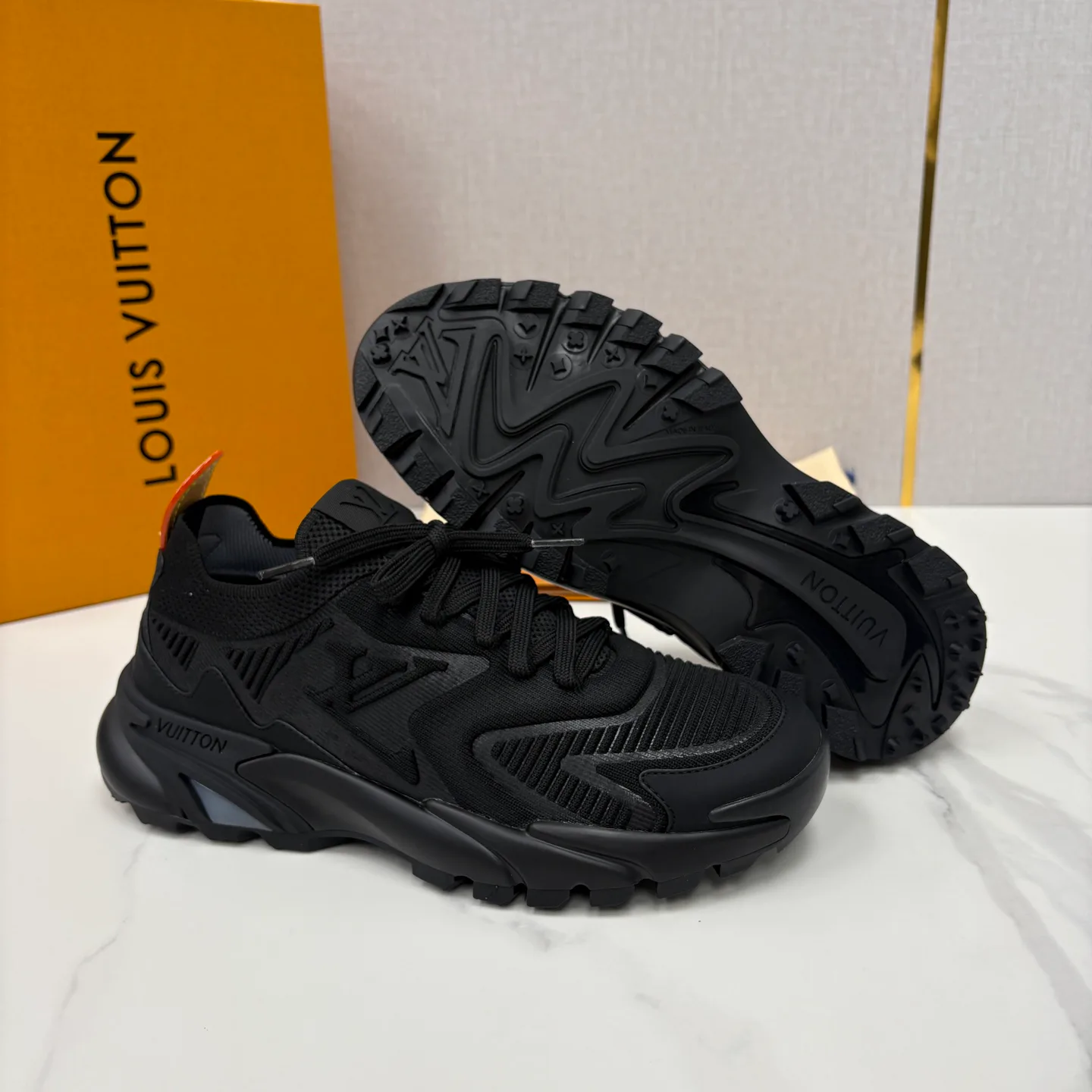 Кроссовки Мужские Louis Vuitton 13140757