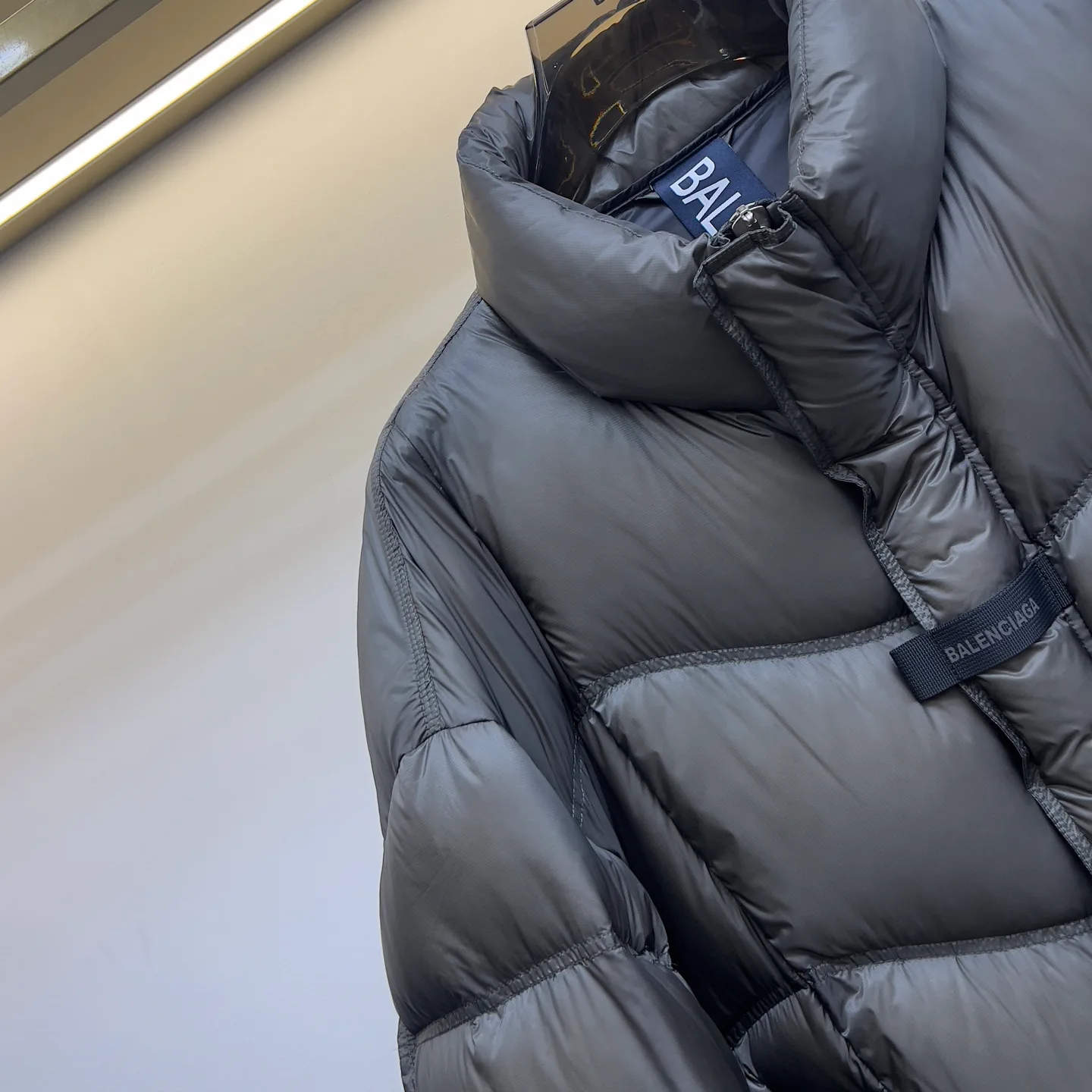 Куртки И Пуховики Женские Balenciaga 844185