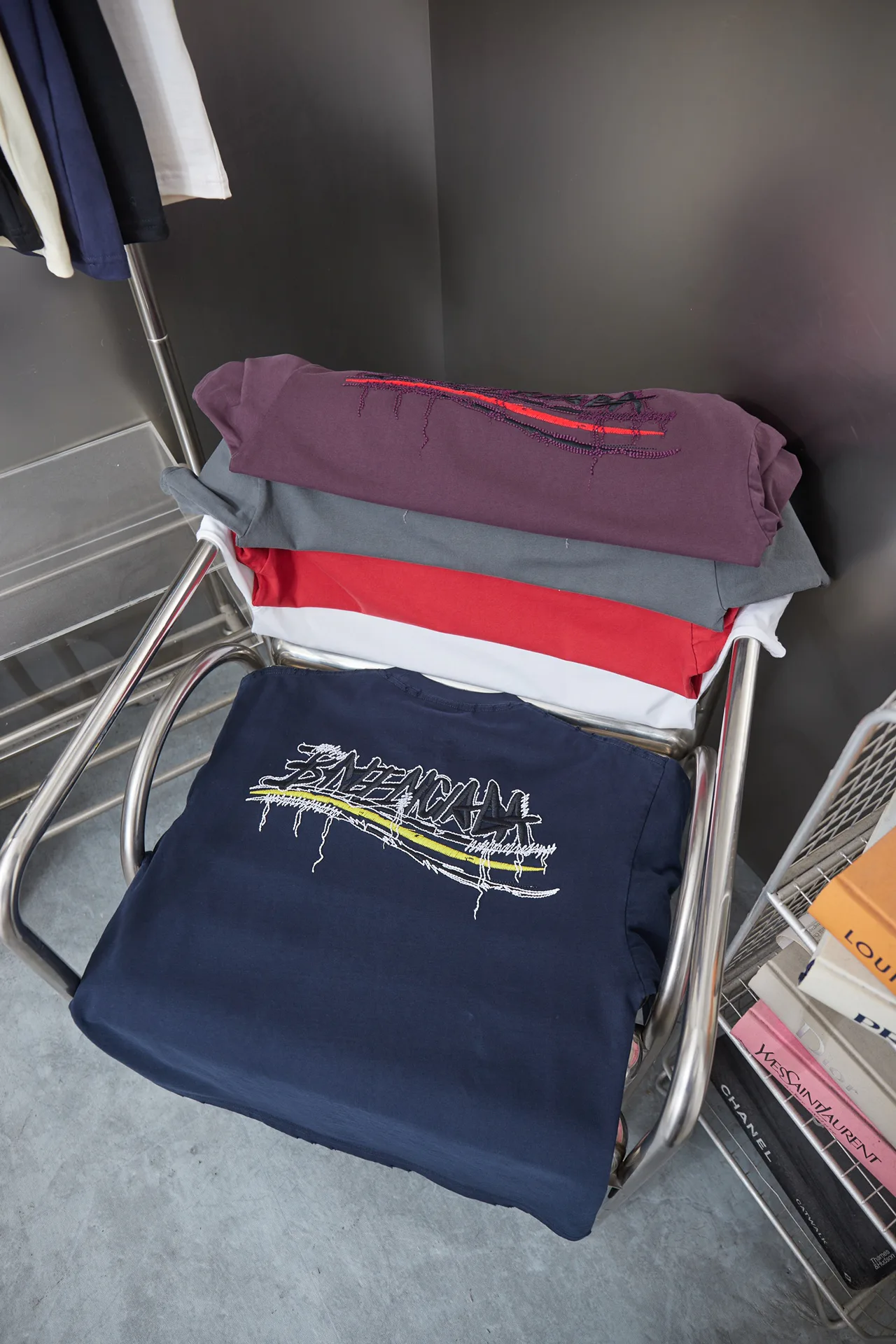 Футболки Женские Balenciaga 10937940