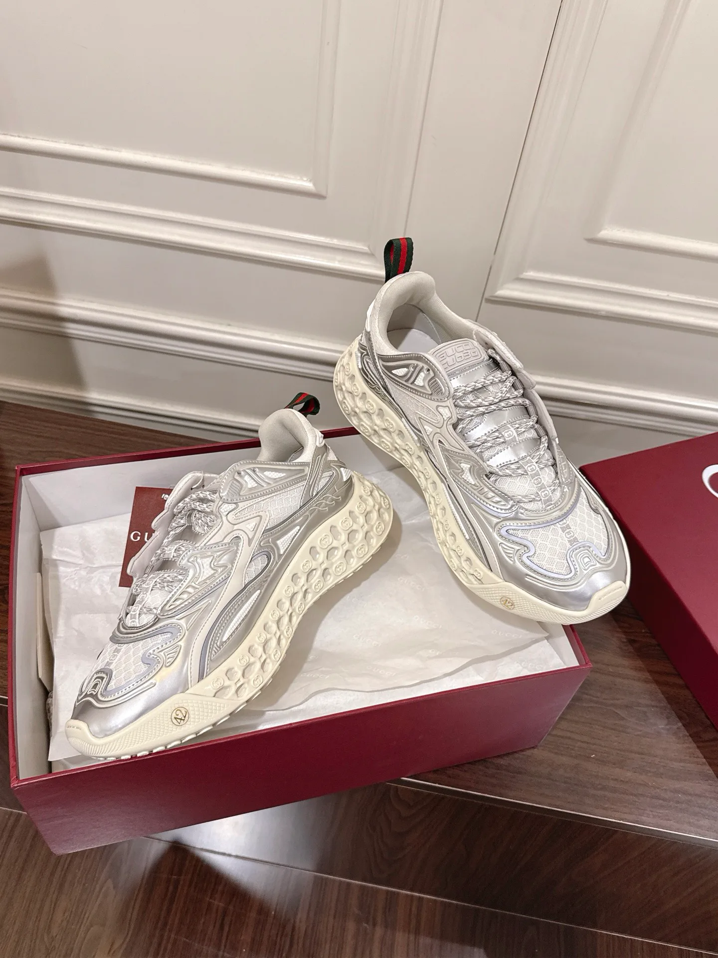 Кроссовки Женские Gucci 299551