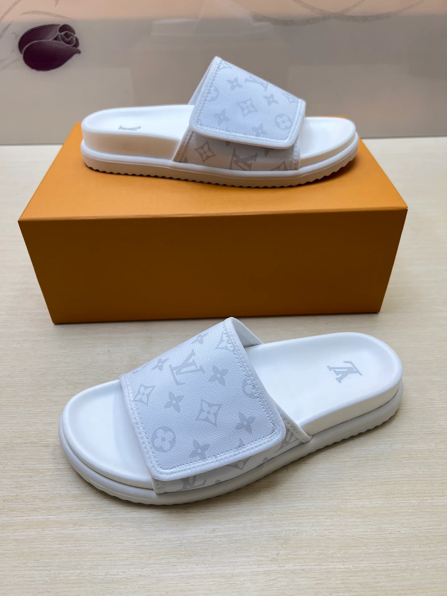 Шлепанцы Мужские Louis Vuitton 11450835