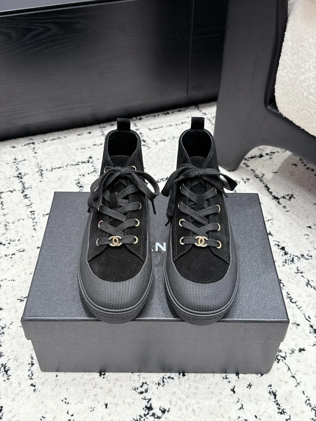 Кроссовки Женские Chanel 18505527