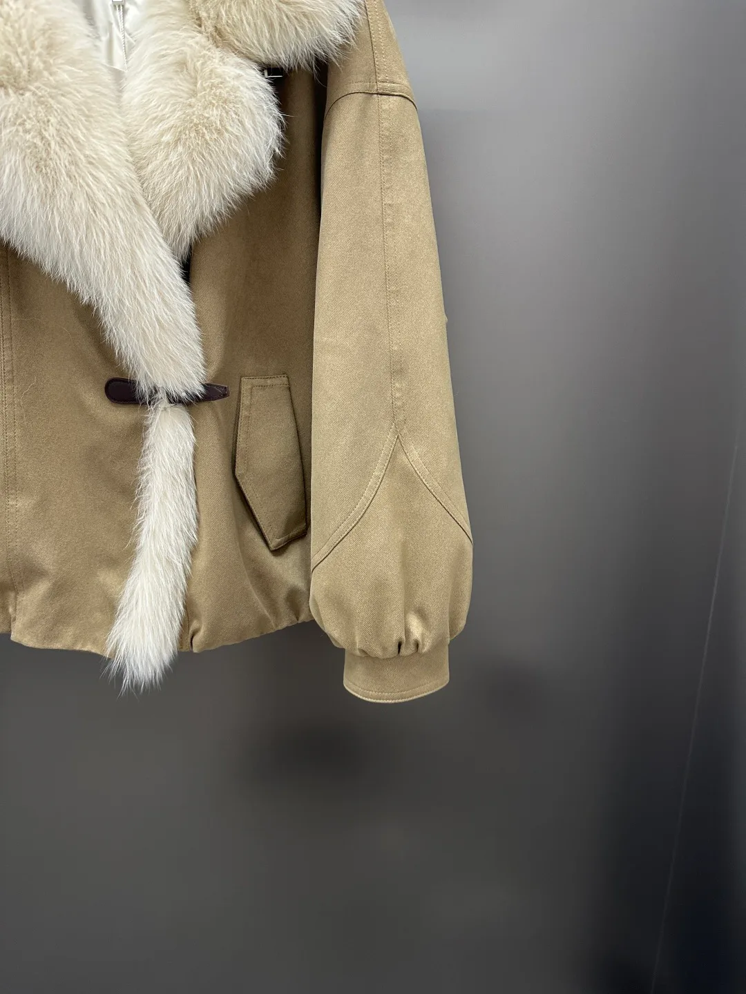 Куртки И Пуховики Женские Max Mara 18702443