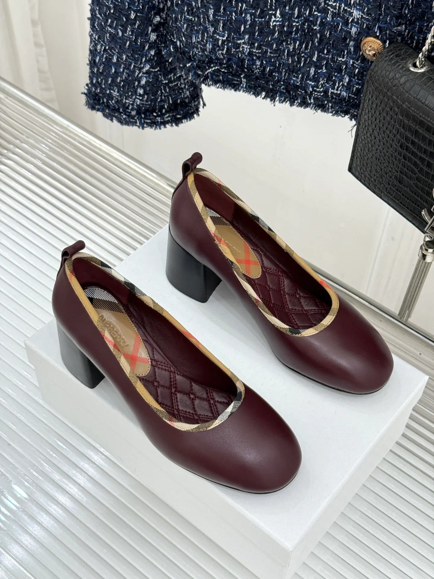 Туфли Женские Burberry 19448377