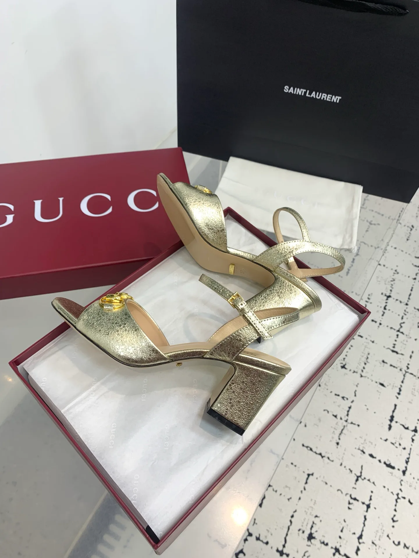 Сандалии Женские Gucci 882875