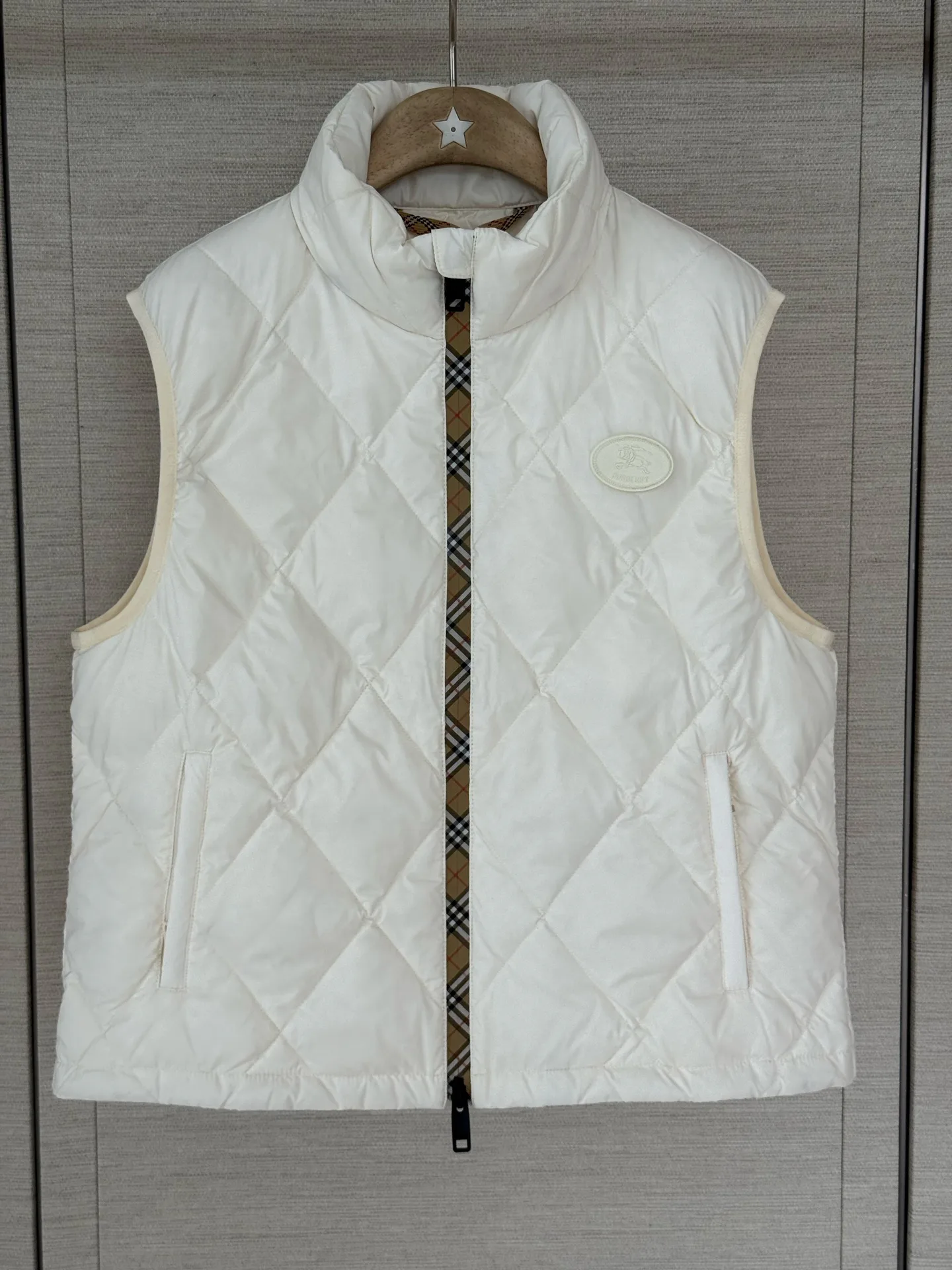 Жилеты Женские Burberry 18603380