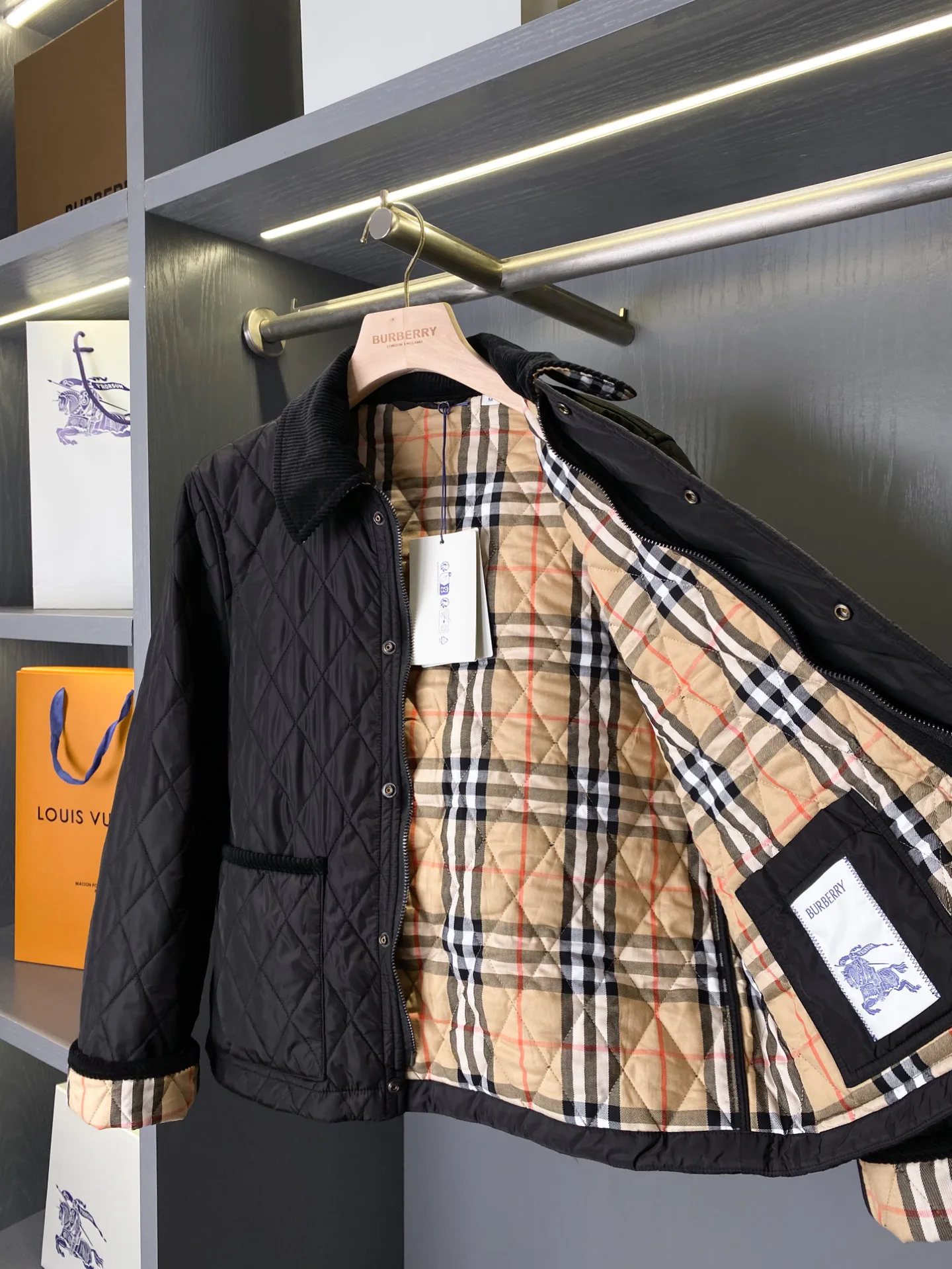 Куртки И Пуховики Женские Burberry 18513005