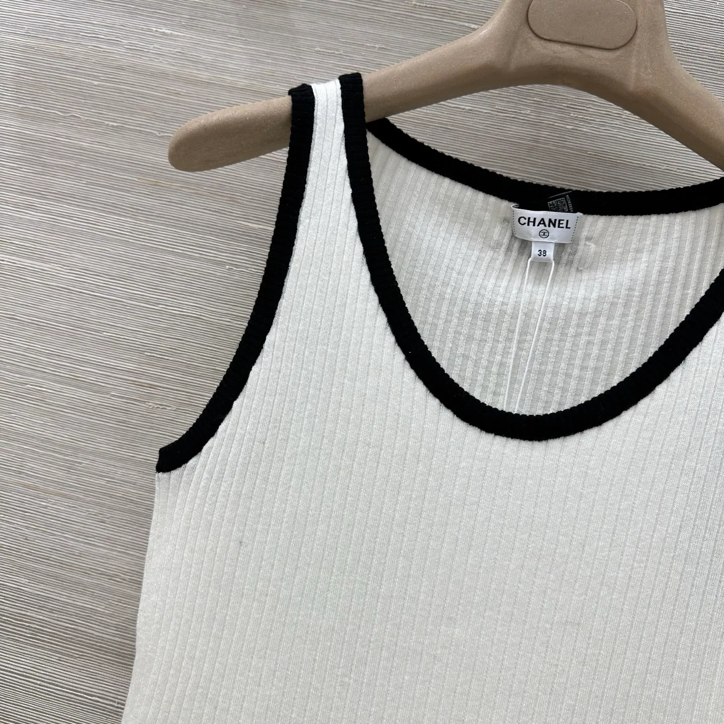 Жилеты Женские Chanel 9710946