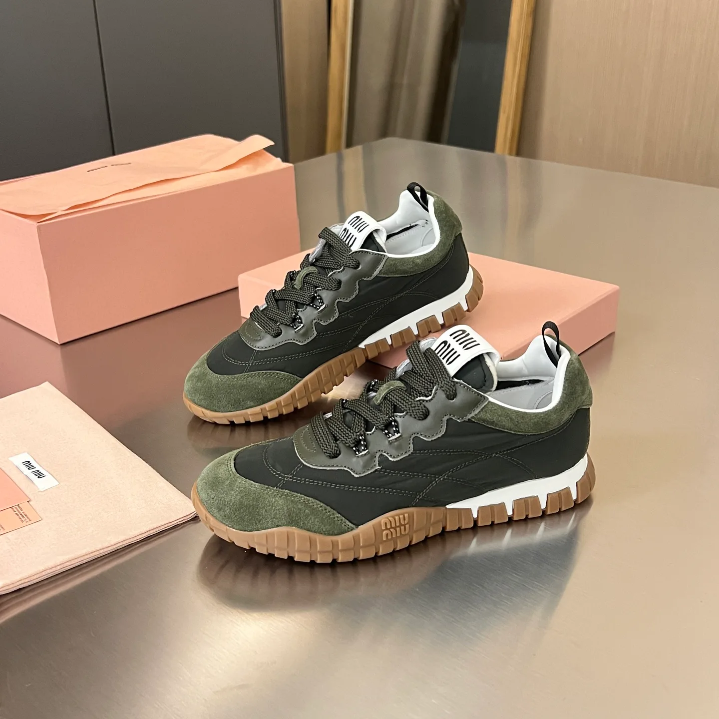 Кроссовки Женские Miu Miu 17968639