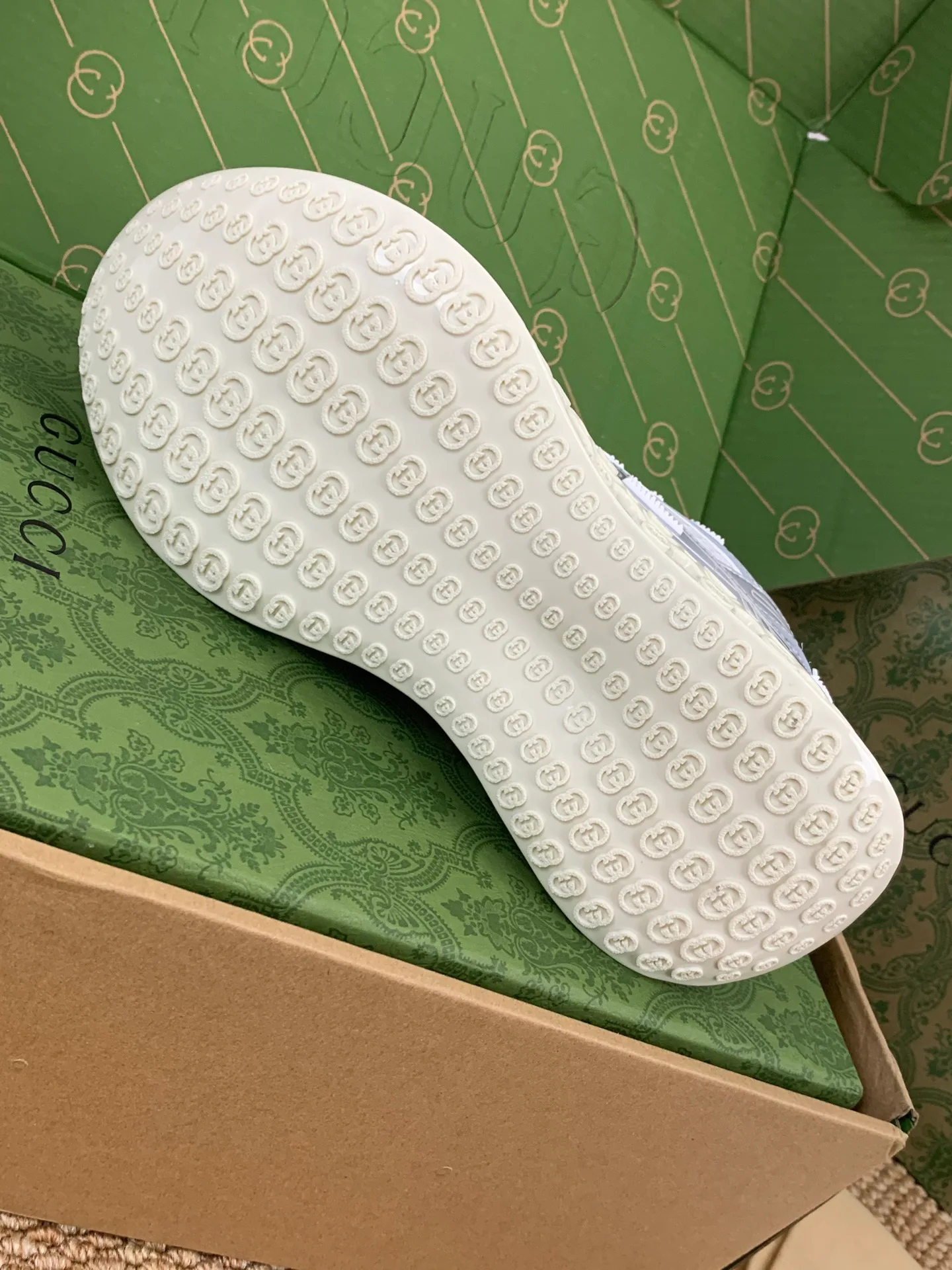 Кроссовки Женские Gucci 17545221