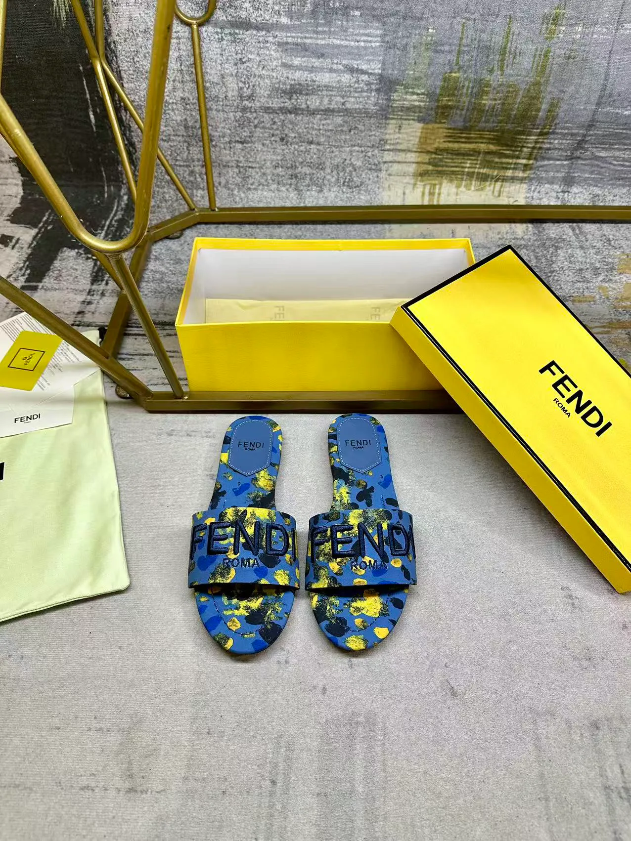 Шлепанцы Женские Fendi 9856750