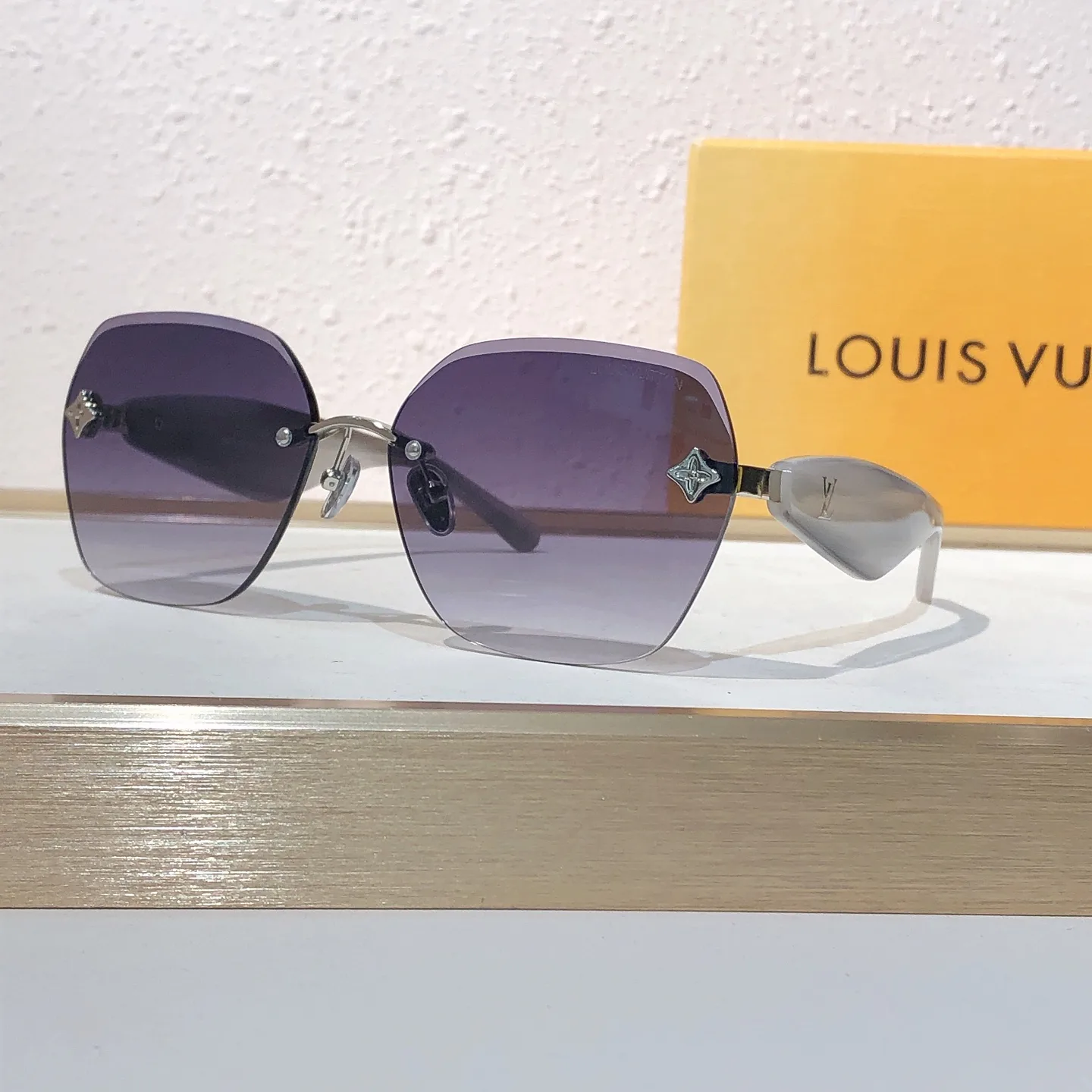 Очки Louis Vuitton 18669969