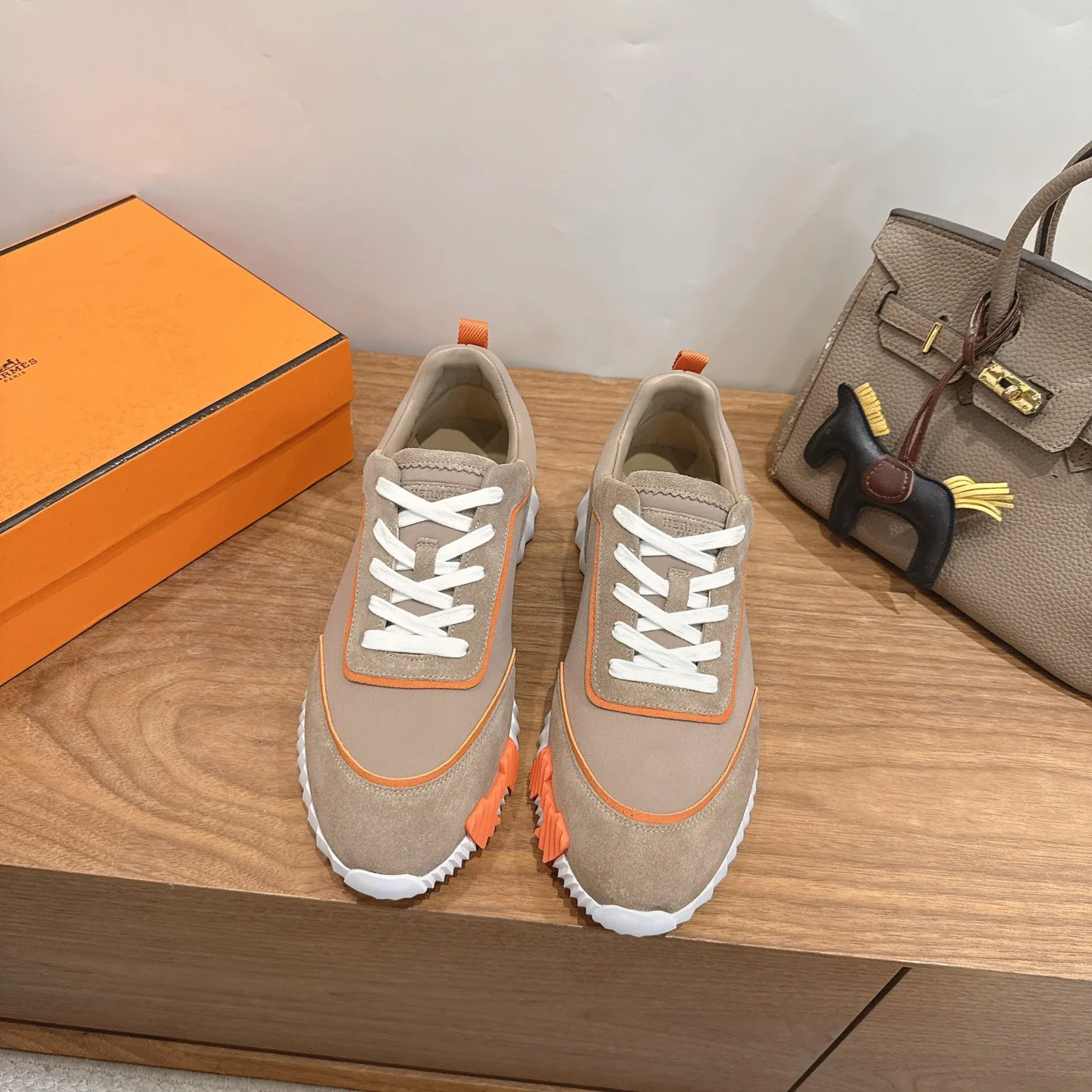 Кроссовки Женские Hermes 17818318