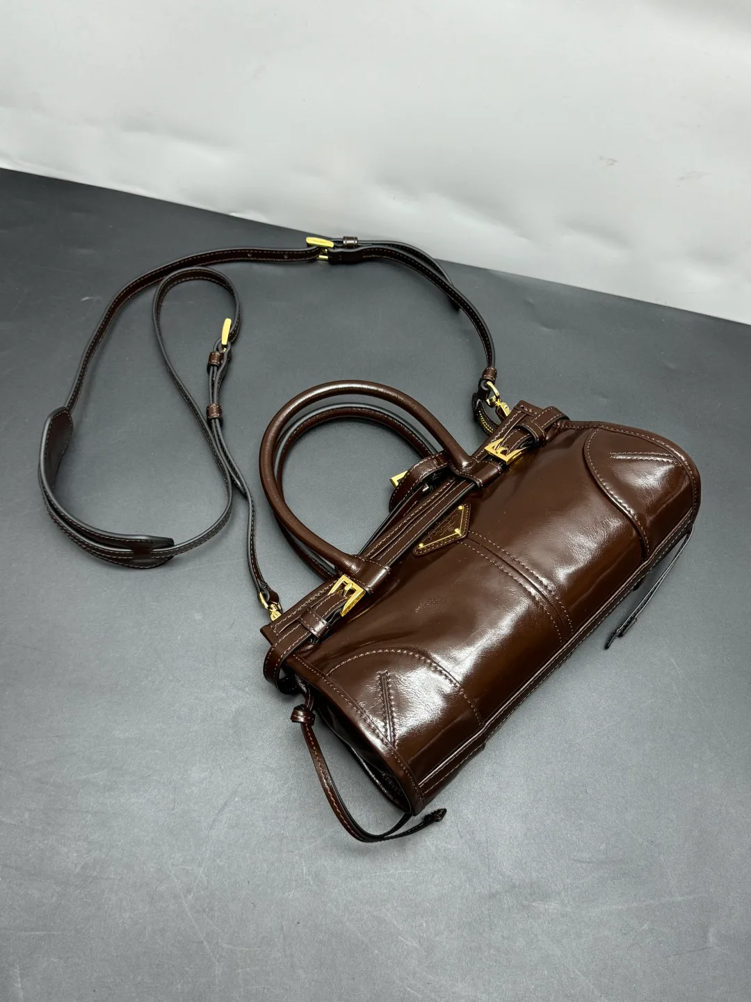 Классические Сумки Женские Prada 11667370