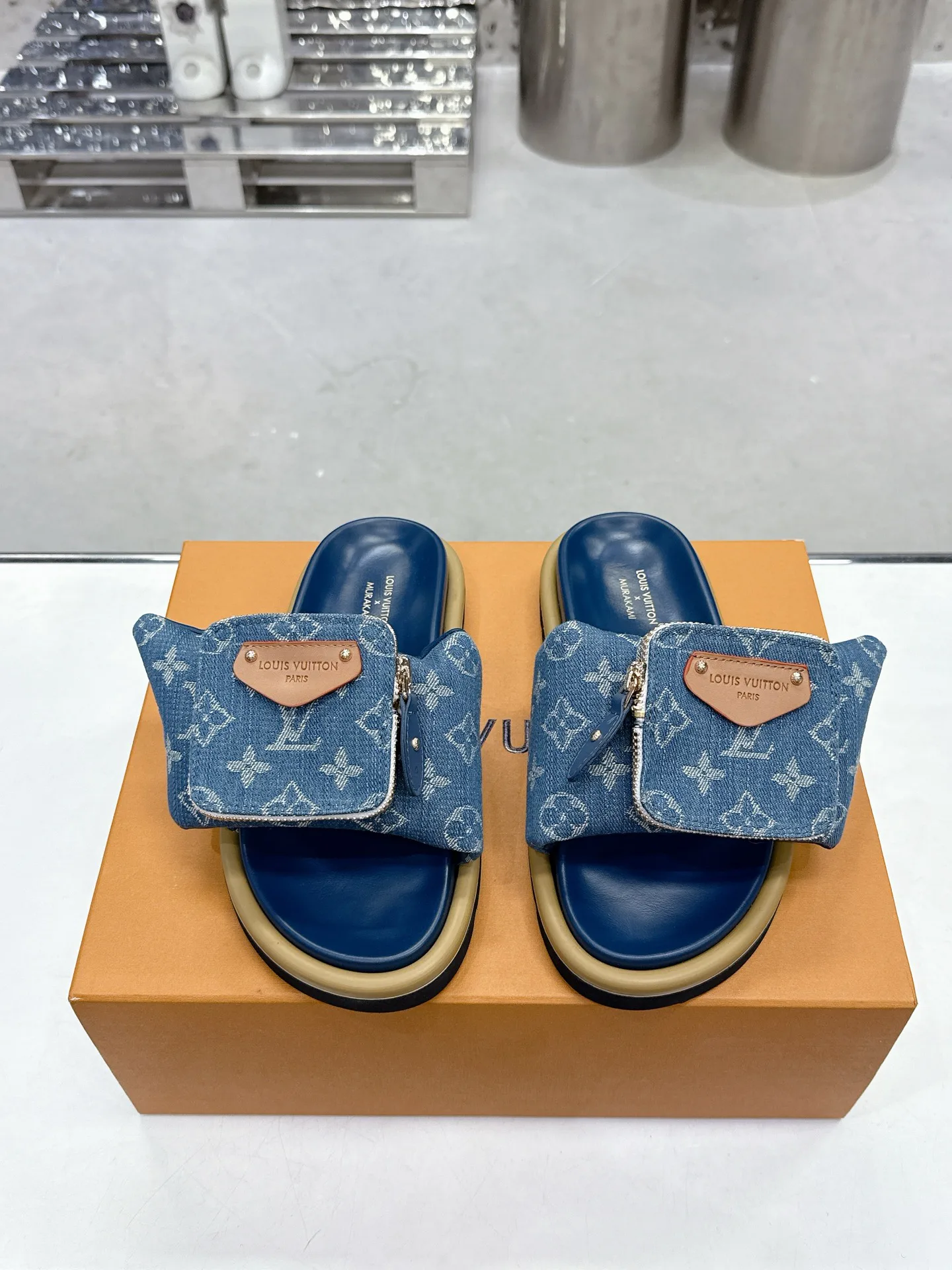 Шлепанцы Женские Louis Vuitton 10060938