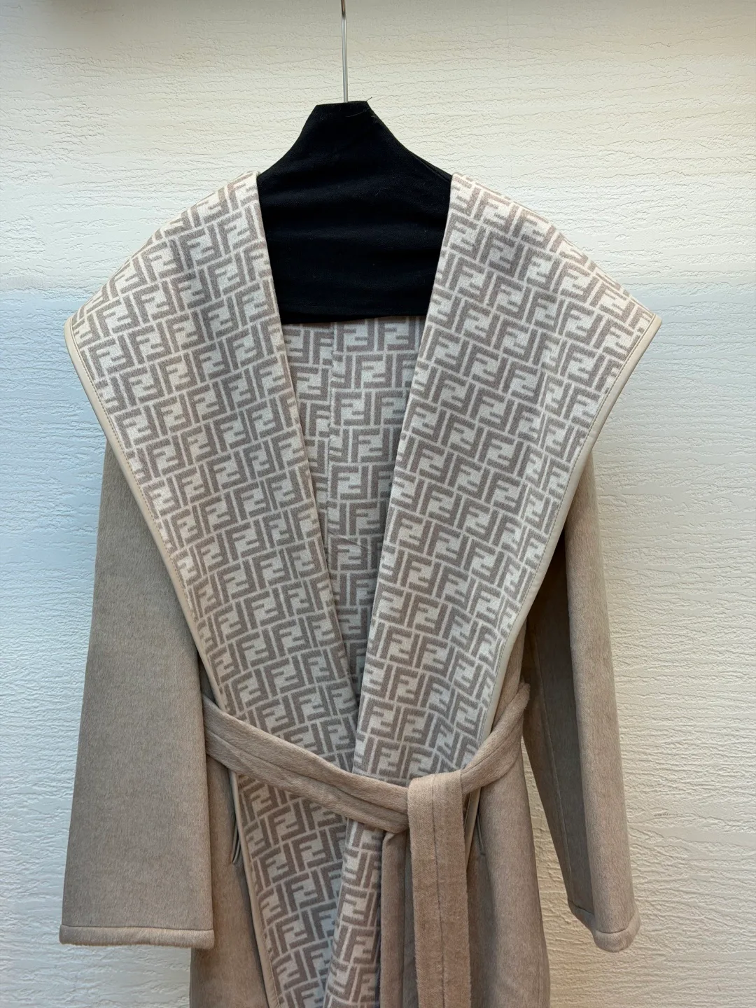 Пальто Женские Fendi 19038443
