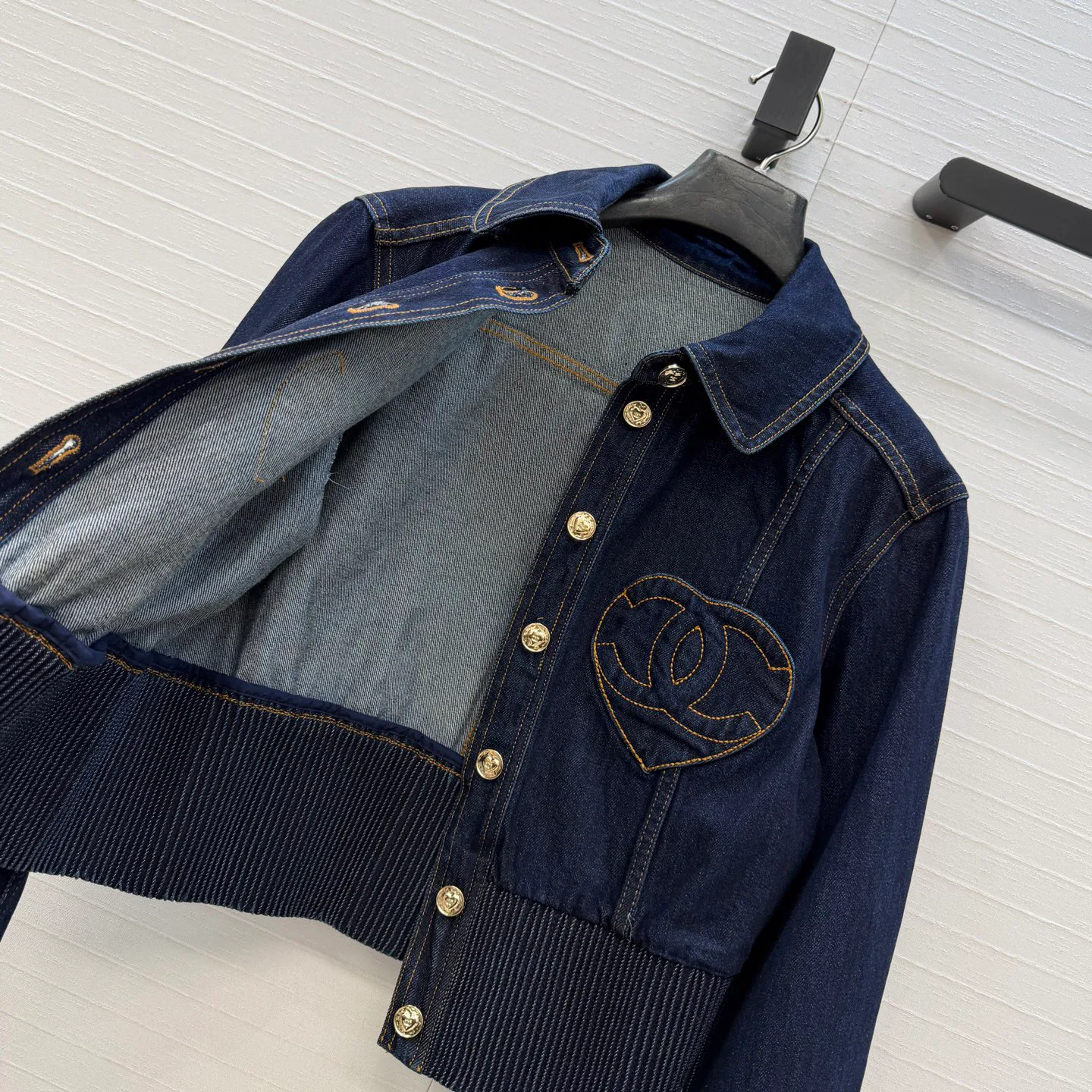 Куртки И Пуховики Женские Chanel 4631678