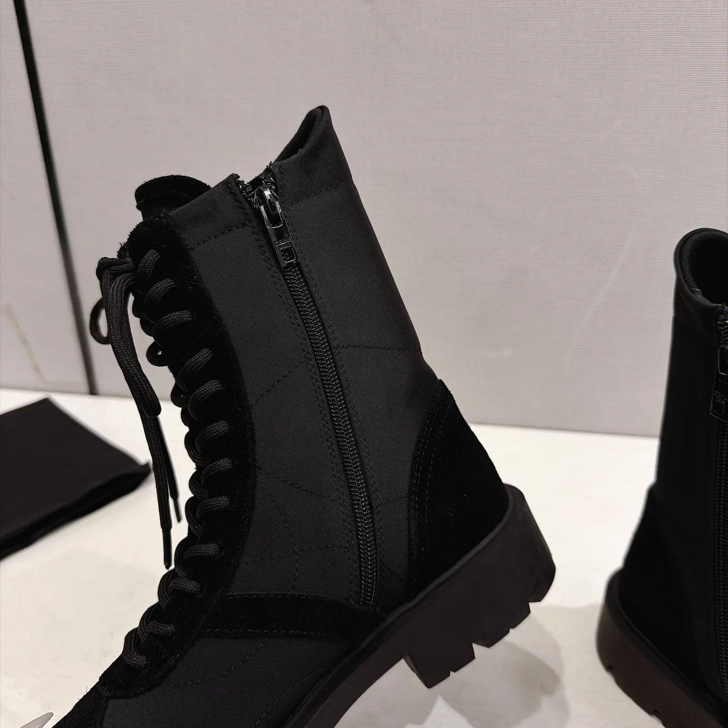Ботинки Женские Celine 18354609