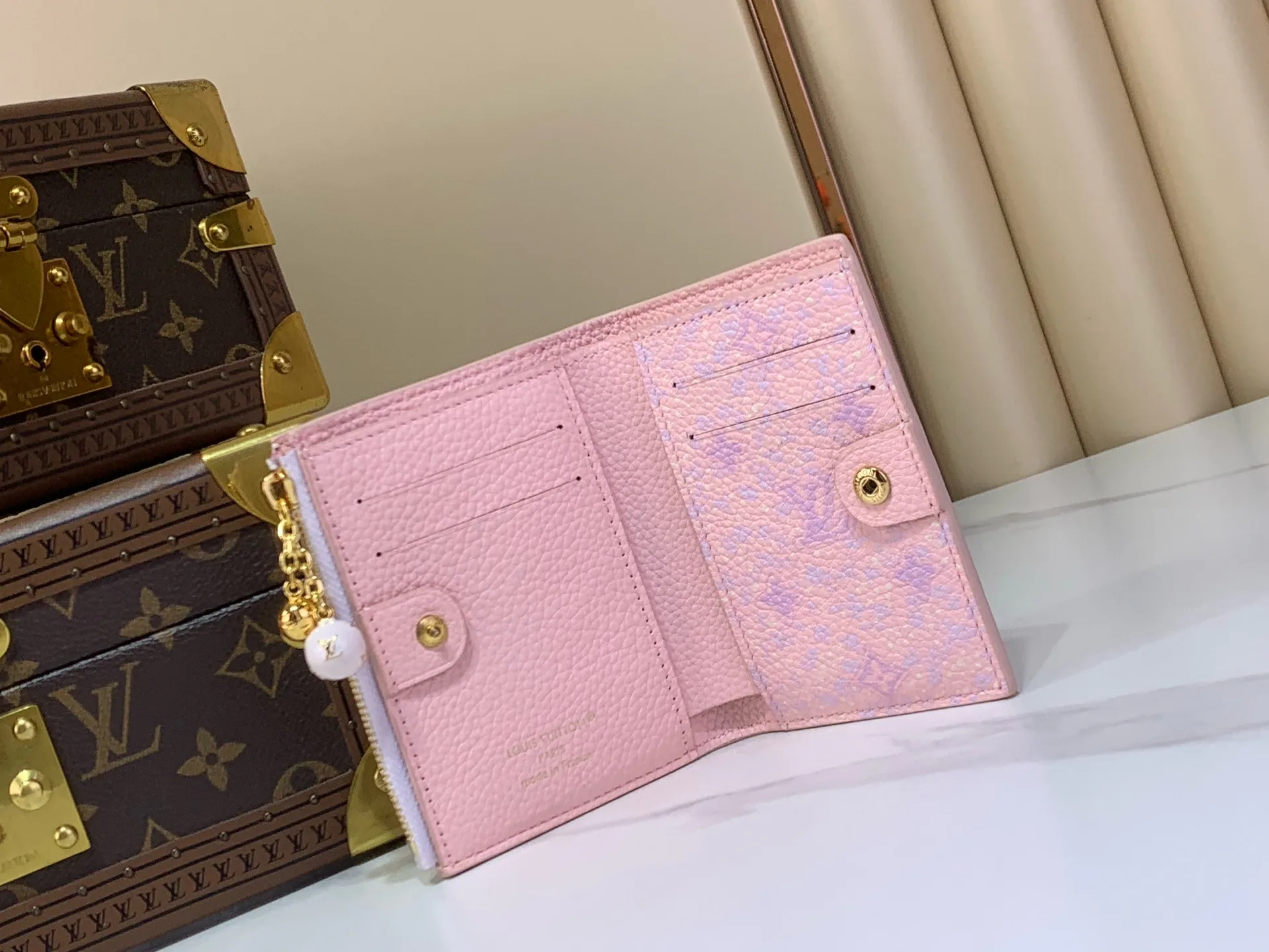 Клатчи Женские Louis Vuitton 17499374