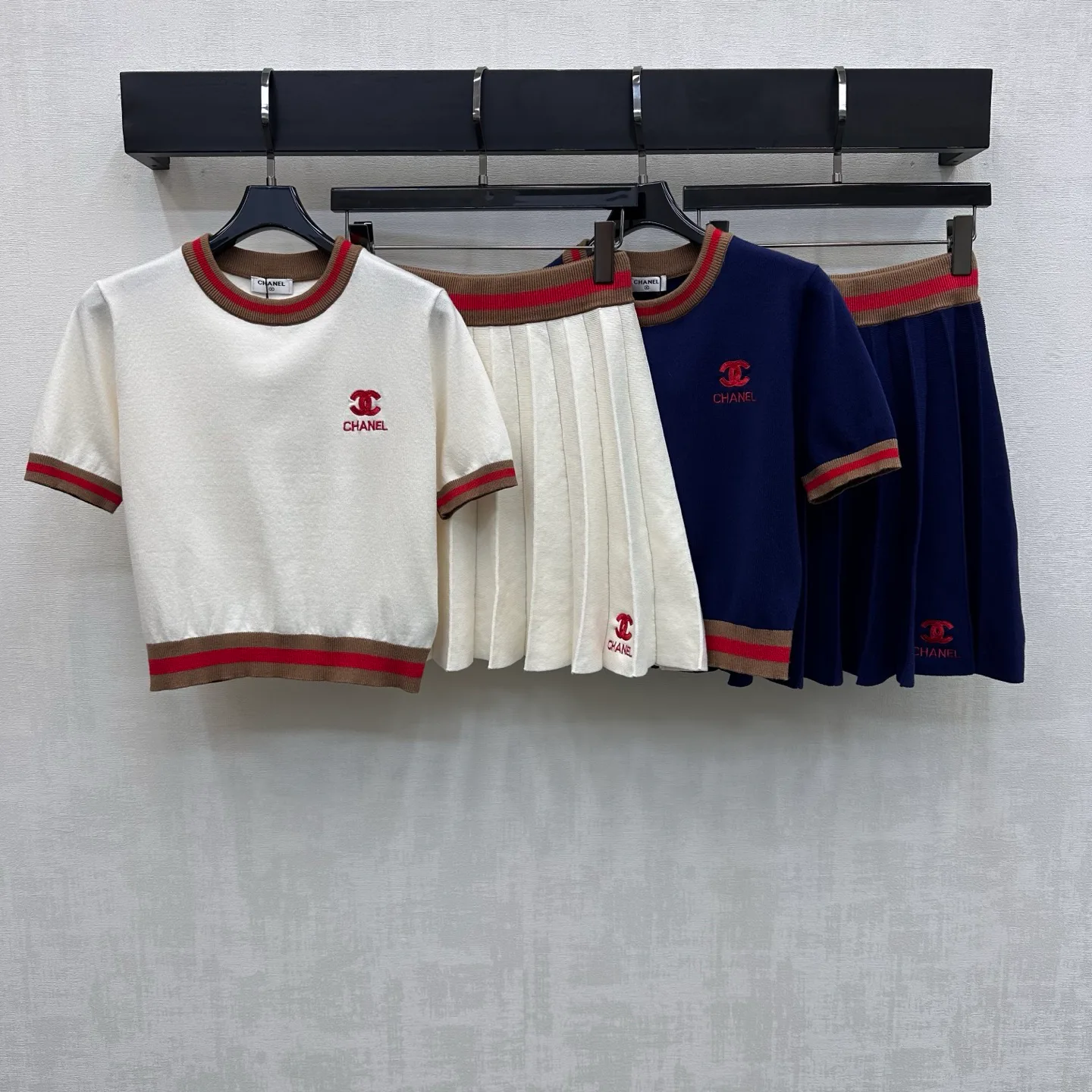 Костюмы Женские Chanel 11049571