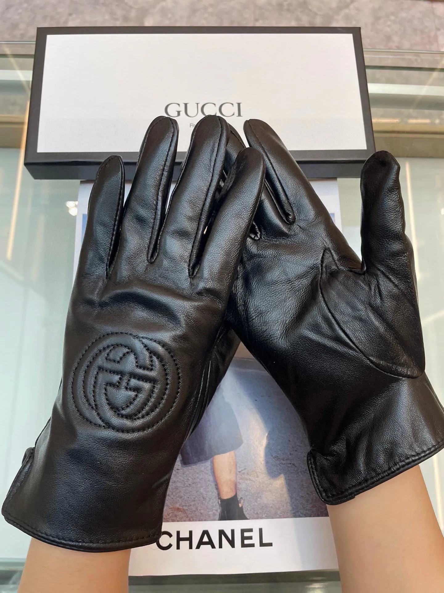 Перчатки Gucci 386876