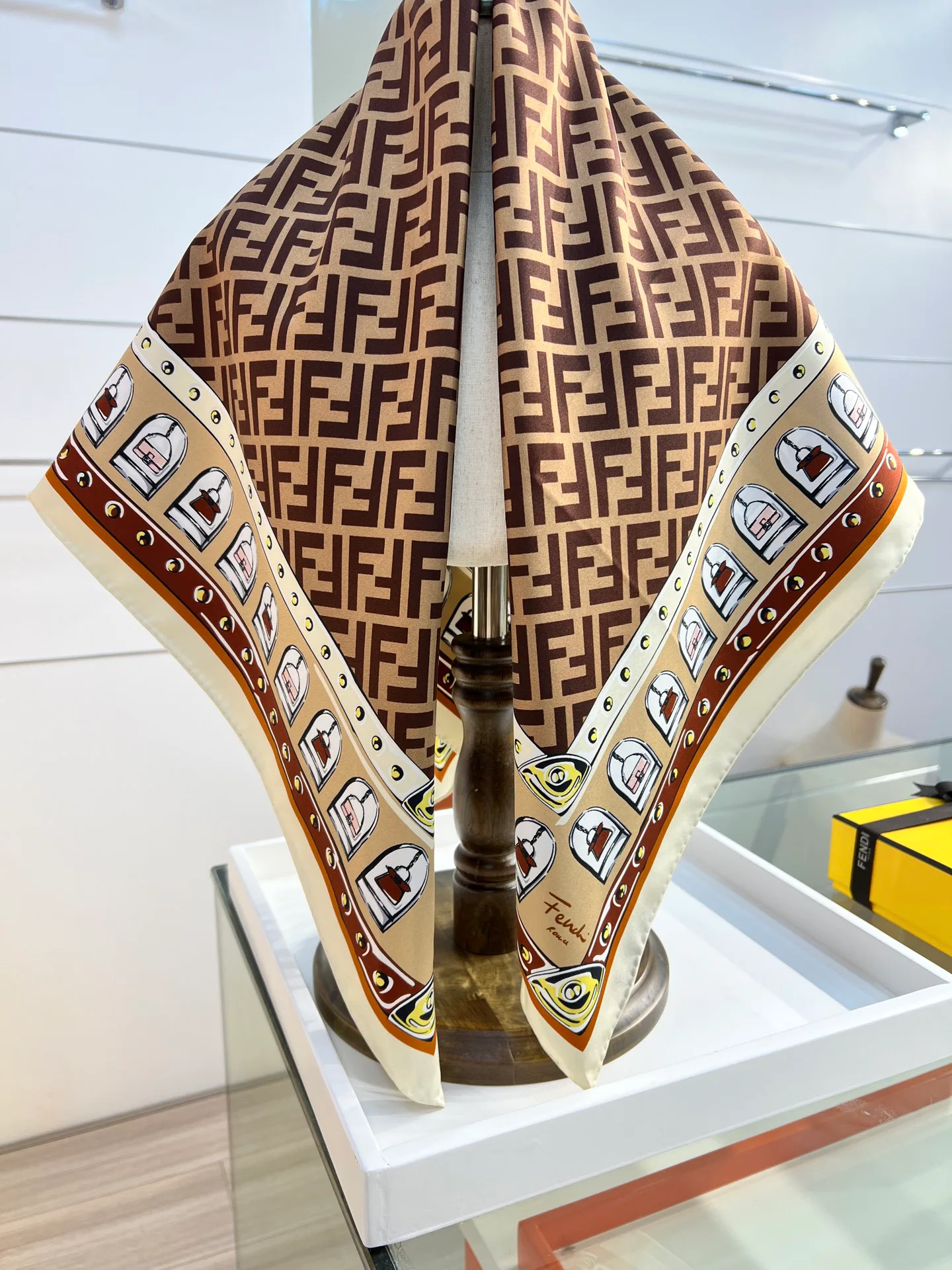 Шарфы Fendi 1883149