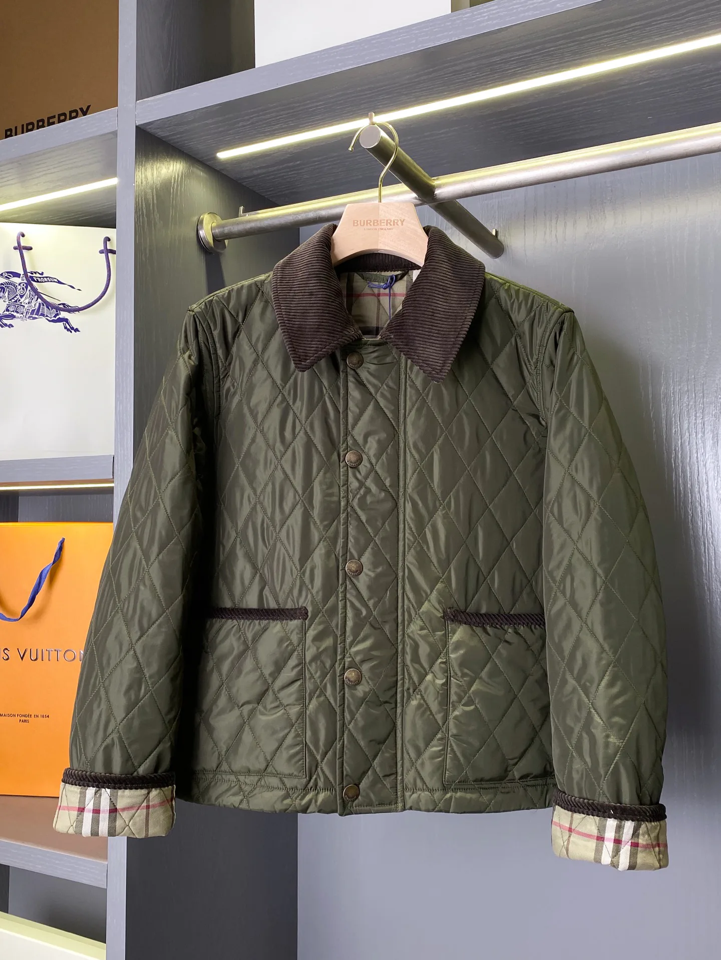 Куртки И Пуховики Женские Burberry 18513002