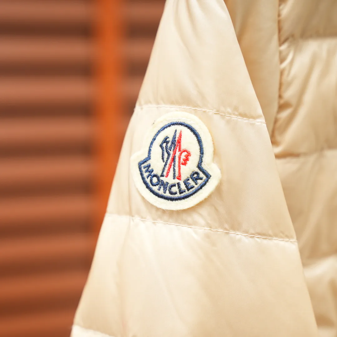 Куртки И Пуховики Женские Moncler 18883070