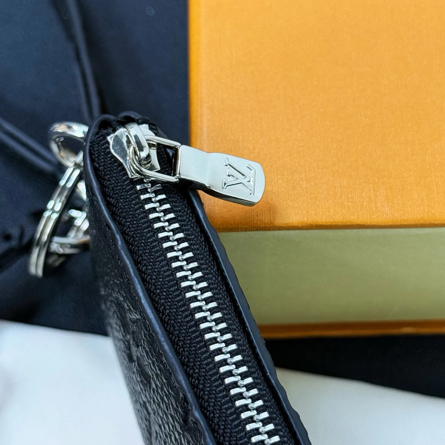 Клатчи Женские Louis Vuitton 2546479