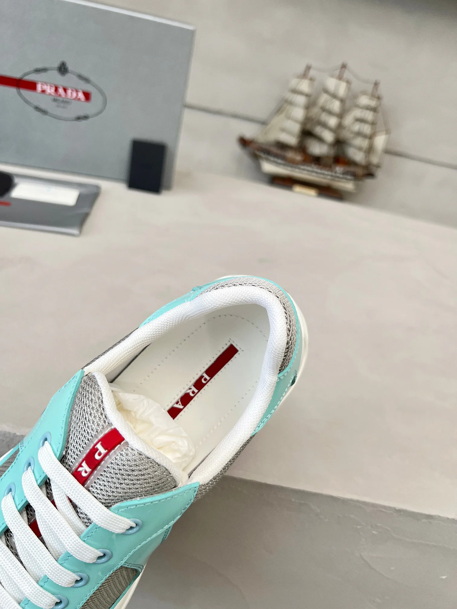 Кроссовки Женские Prada 931613