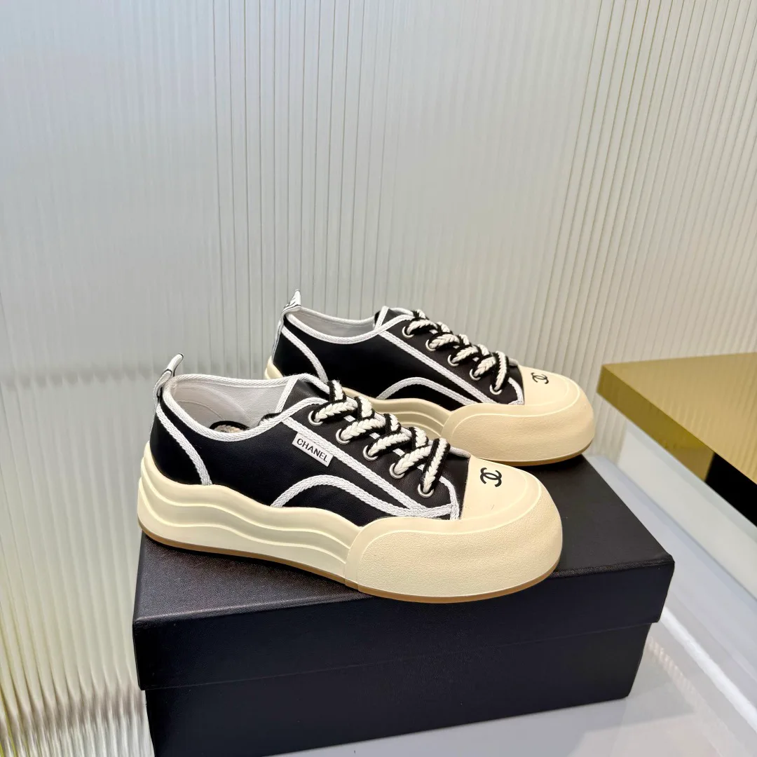 Кроссовки Женские Chanel 18366982