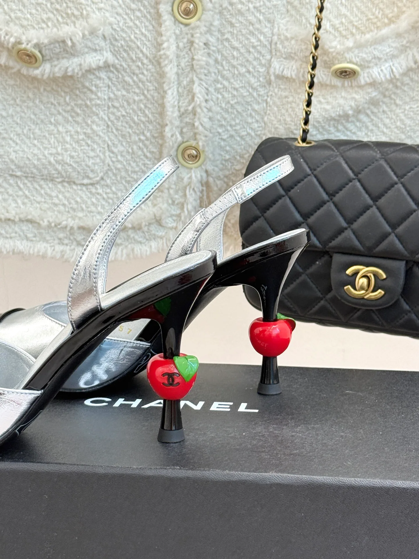 Босоножки Женские Chanel 17425314