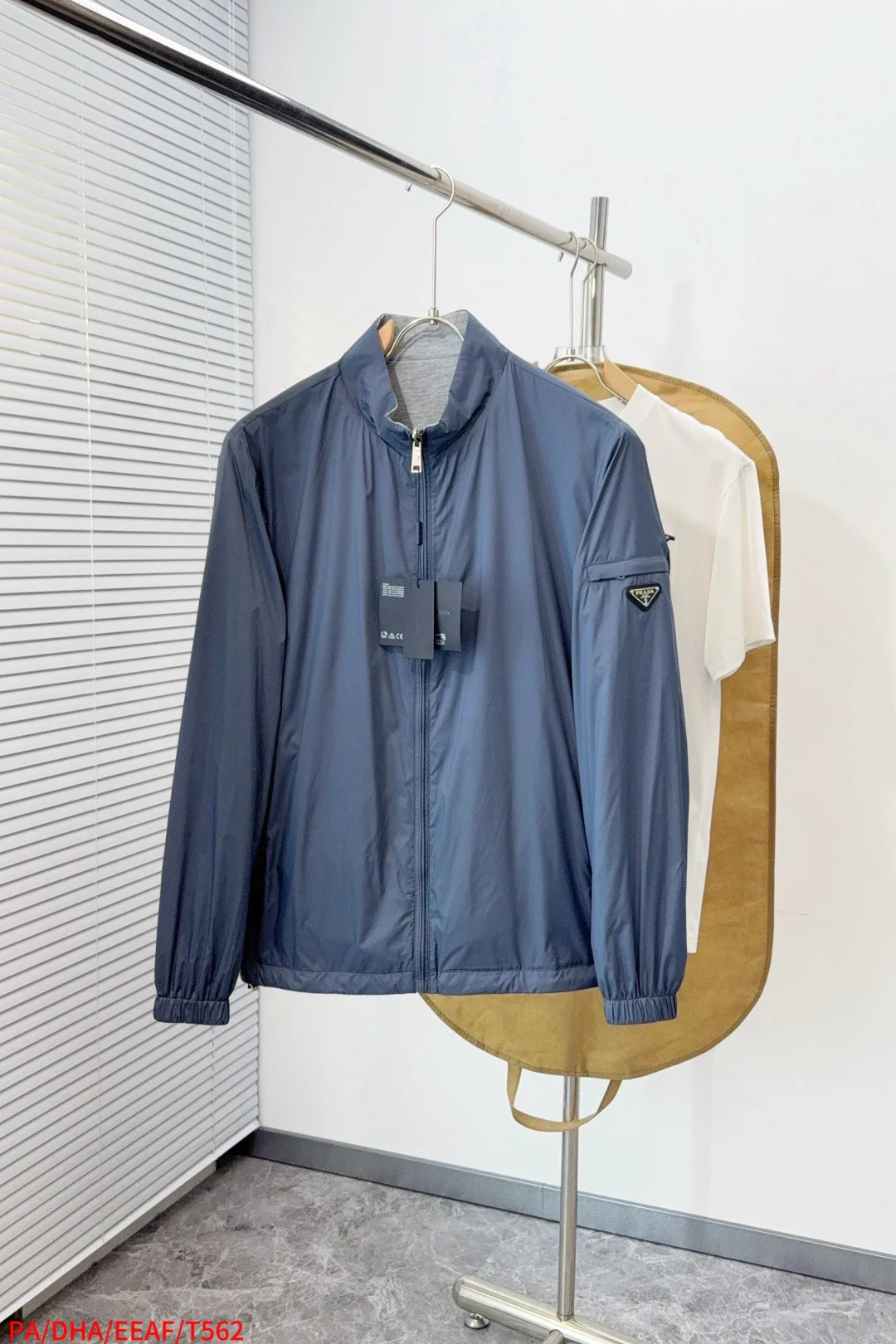 Куртки И Пуховики Мужские Prada 11684082