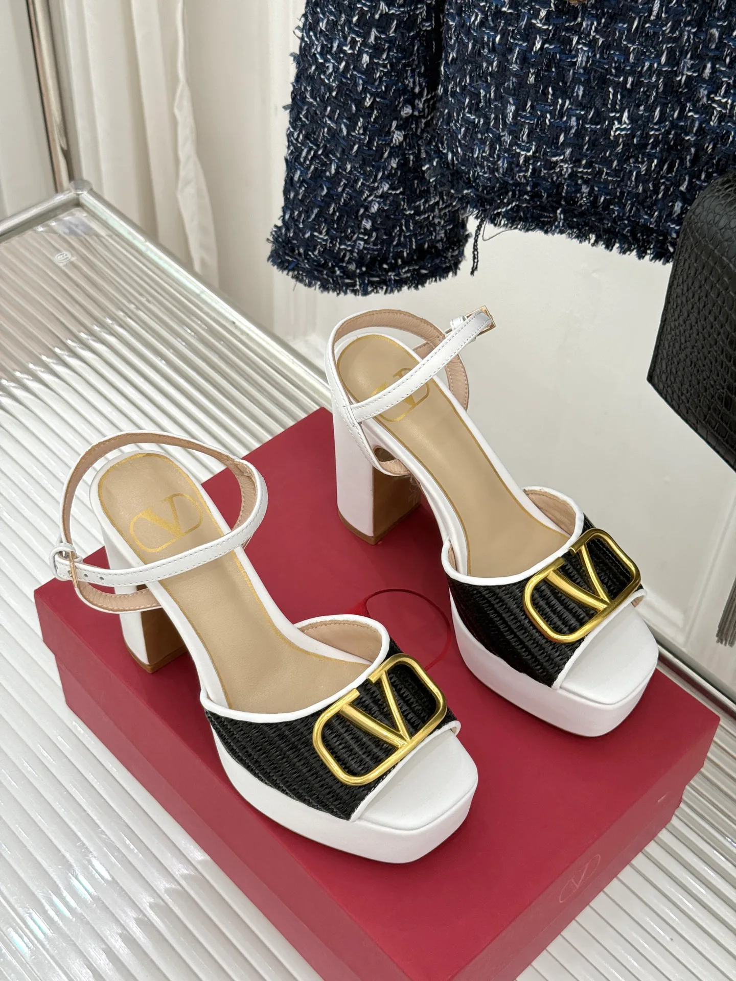 Босоножки Женские Valentino 11991932