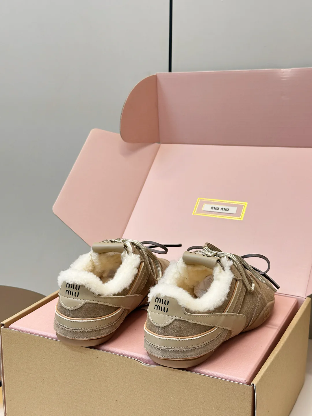 Кроссовки Женские Miu Miu 18164564