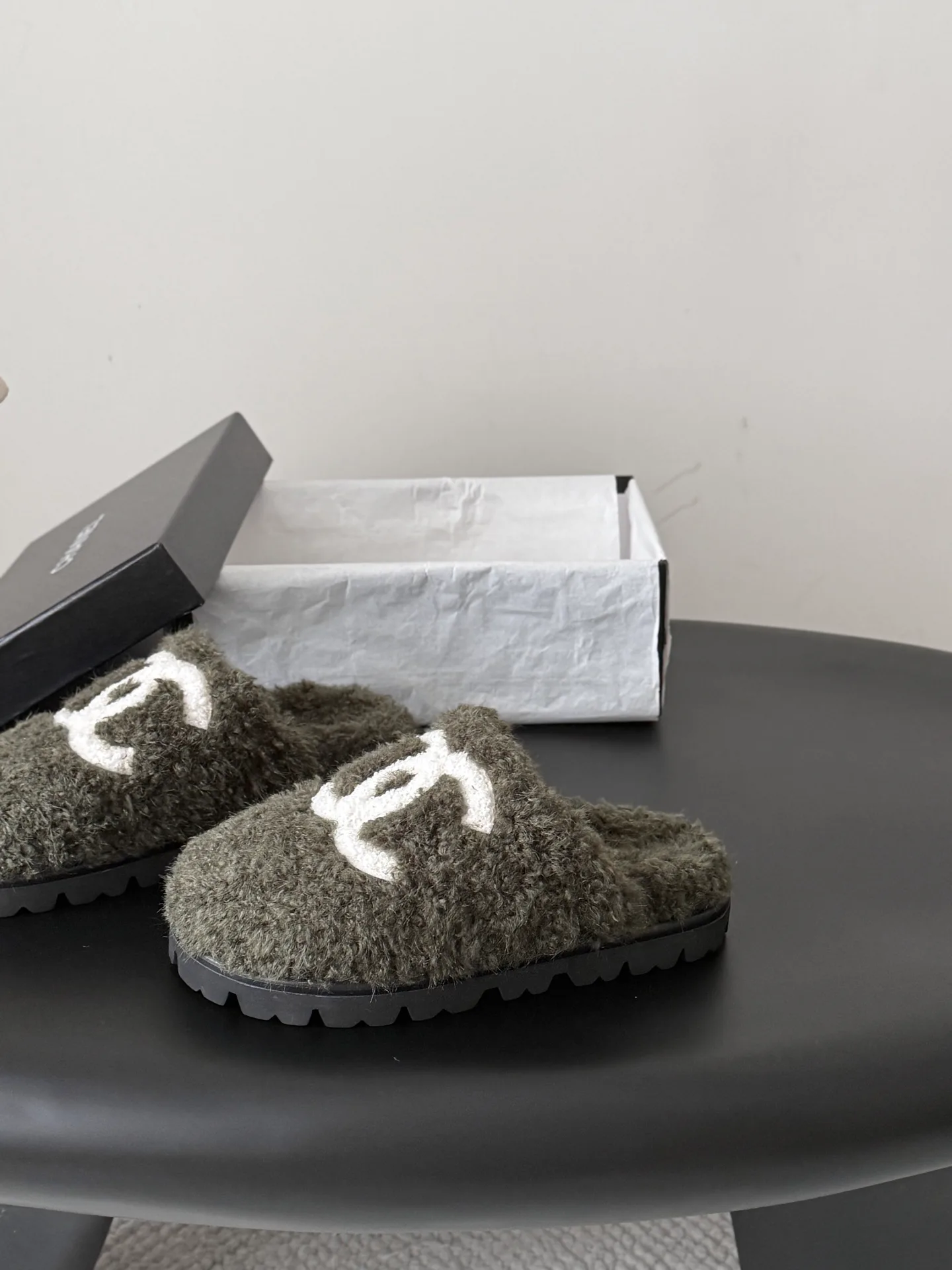 Тапочки Женские Chanel 18700056