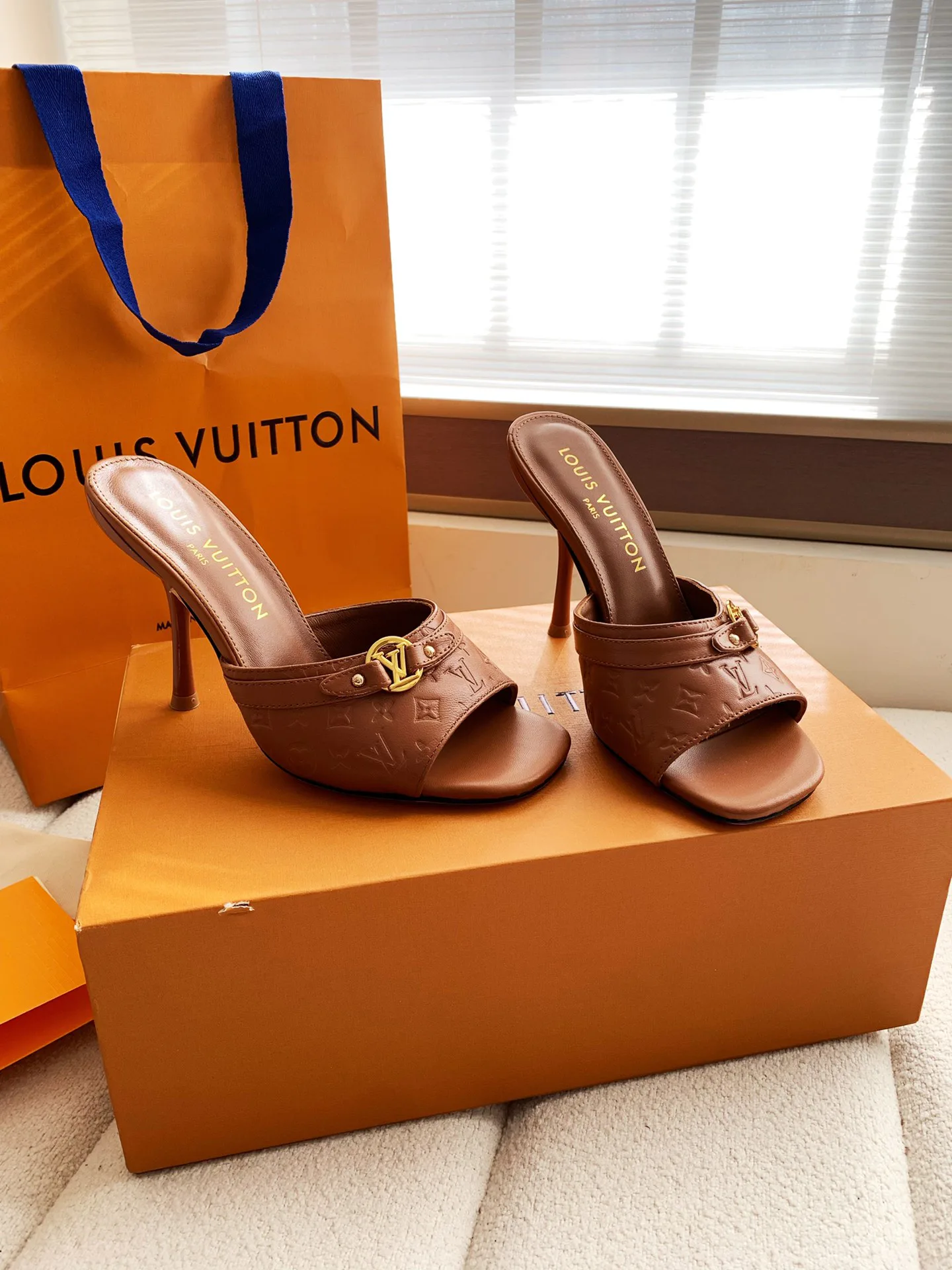Босоножки Женские Louis Vuitton 10461970