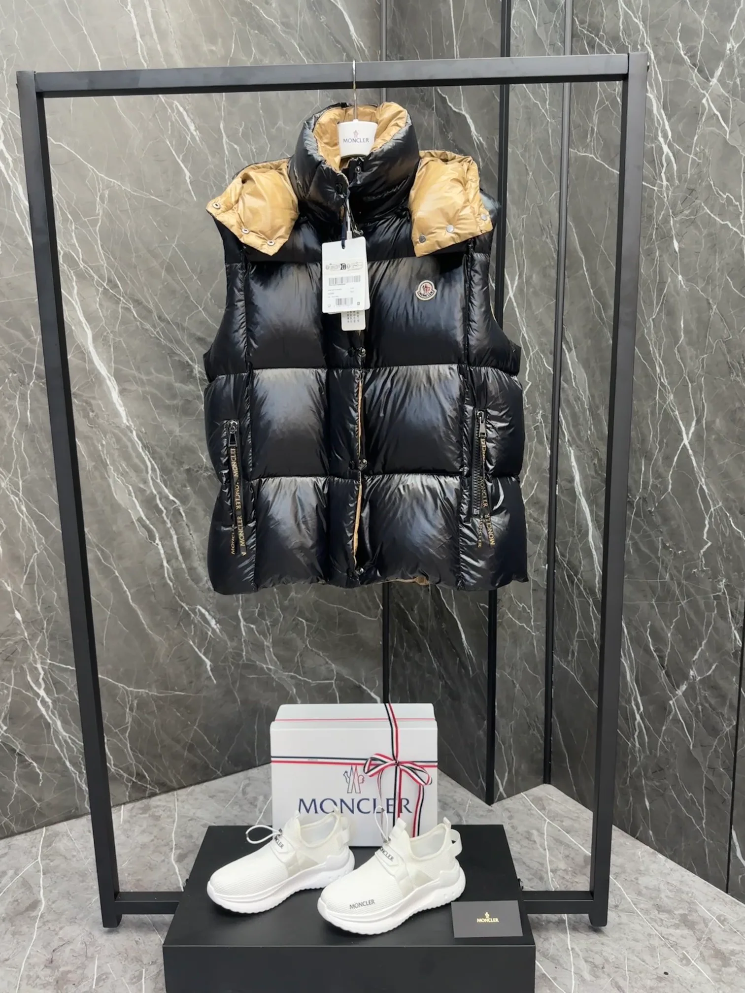 Жилеты Женские Moncler 19204231