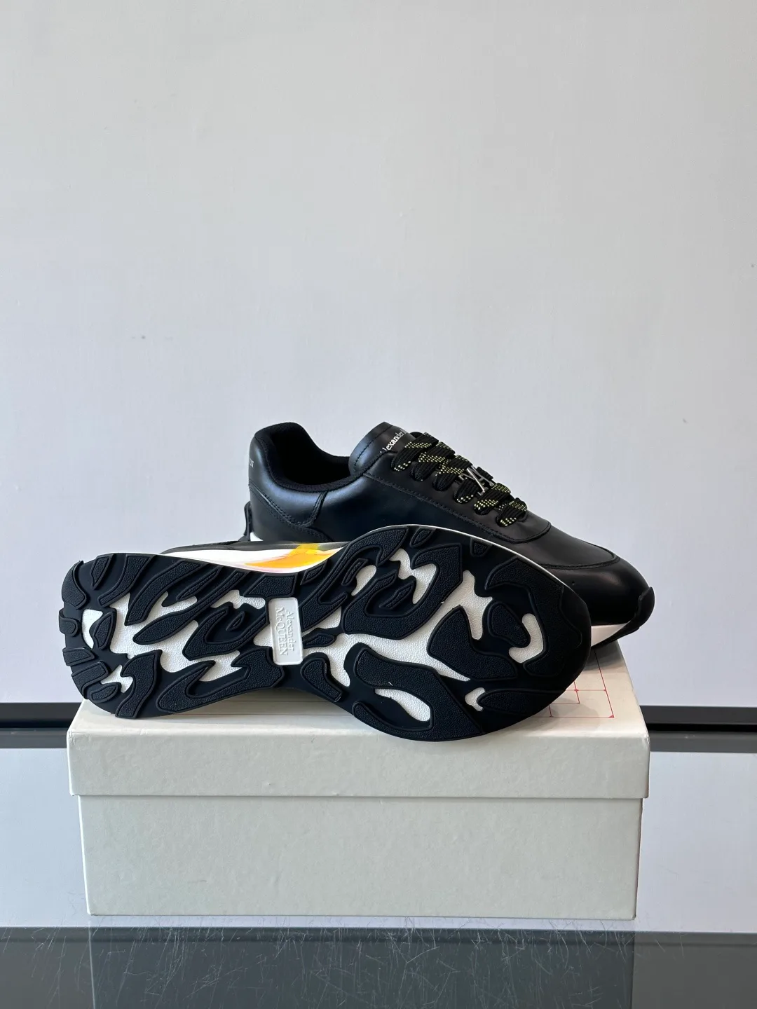 Кроссовки Женские Alexander Mcqueen 564580