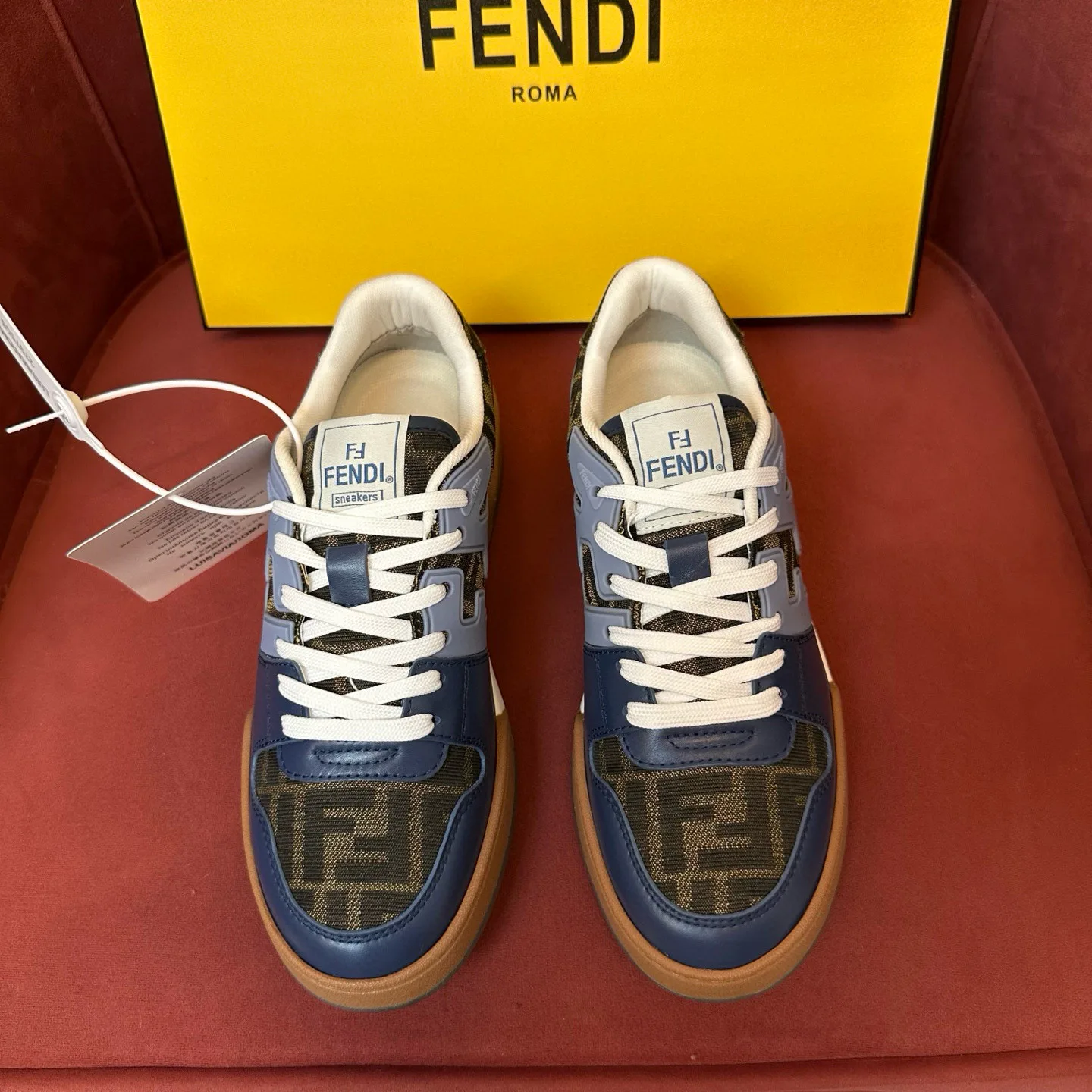 Кроссовки Женские Fendi 827601