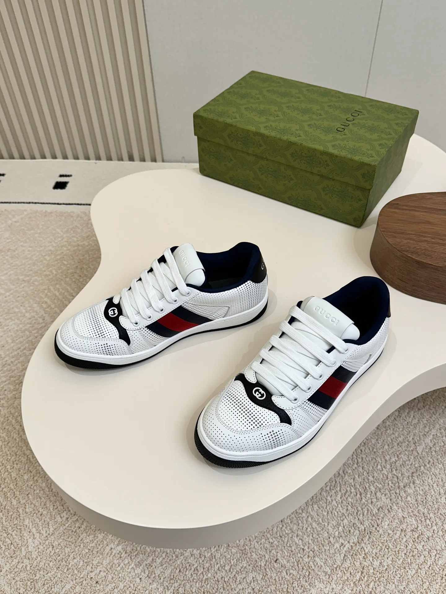 Кроссовки Женские Gucci 17451095