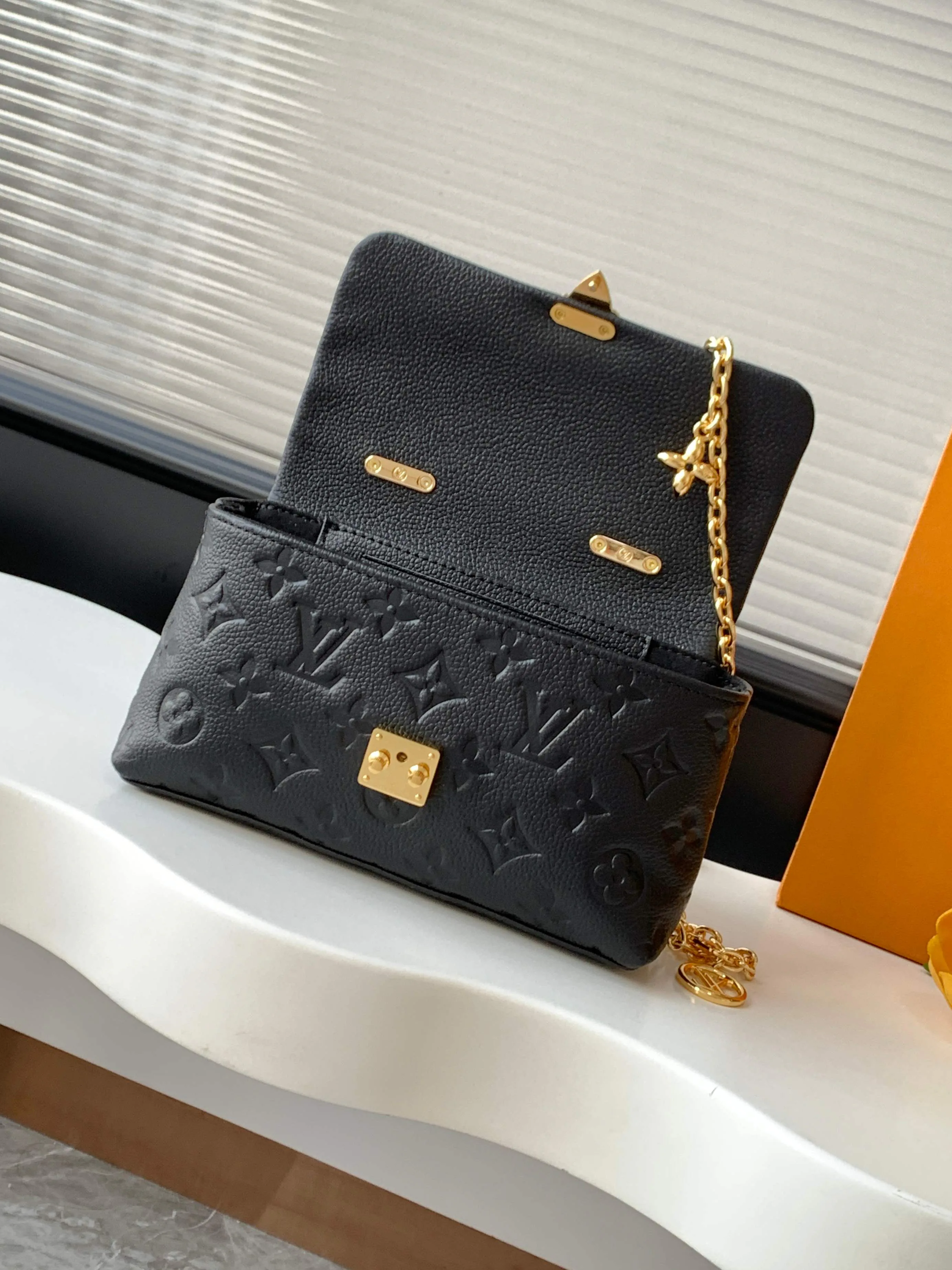 Сумки На Ремне Женские Louis Vuitton 87159