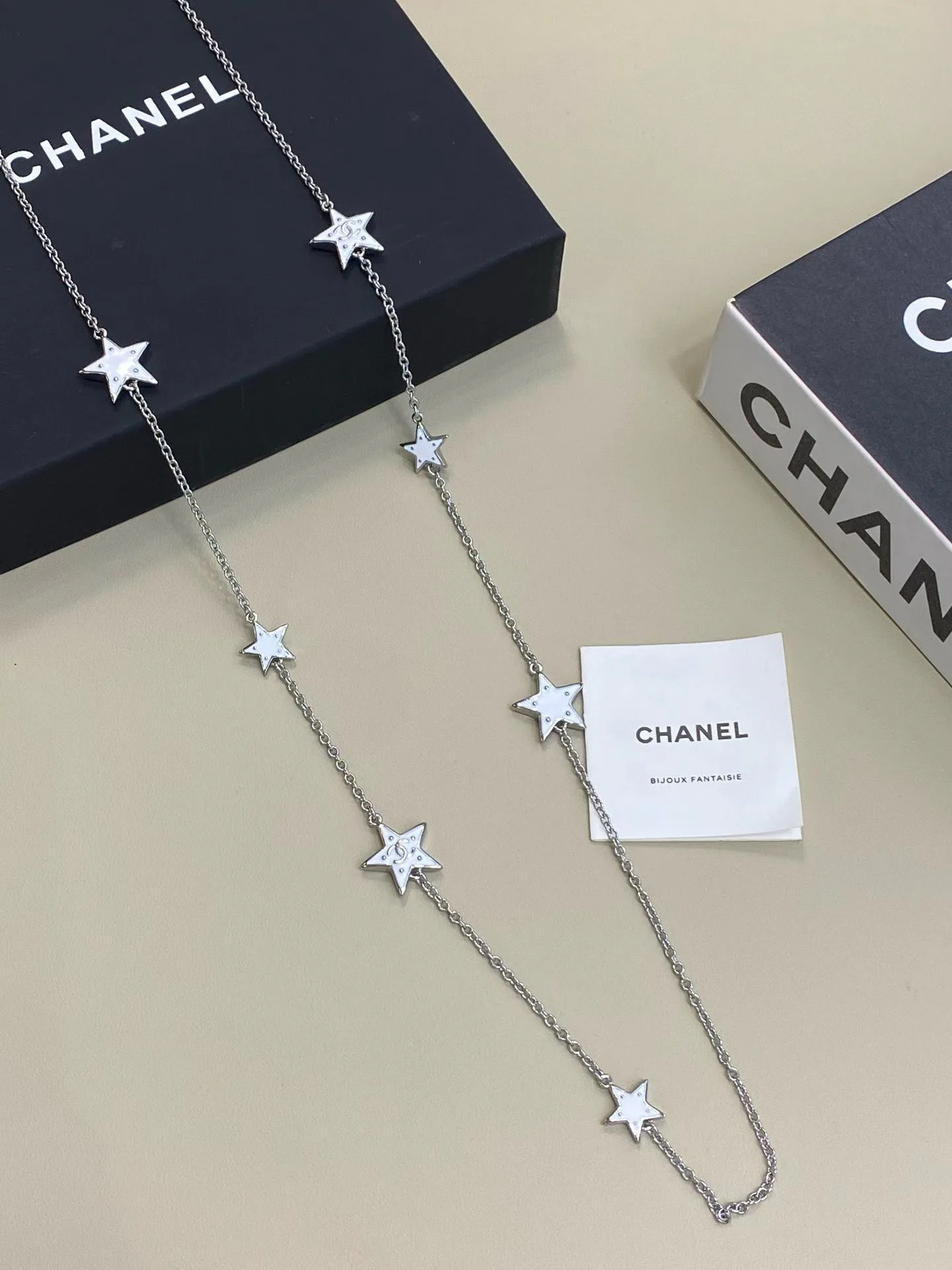 Бижутерия Chanel 18351210